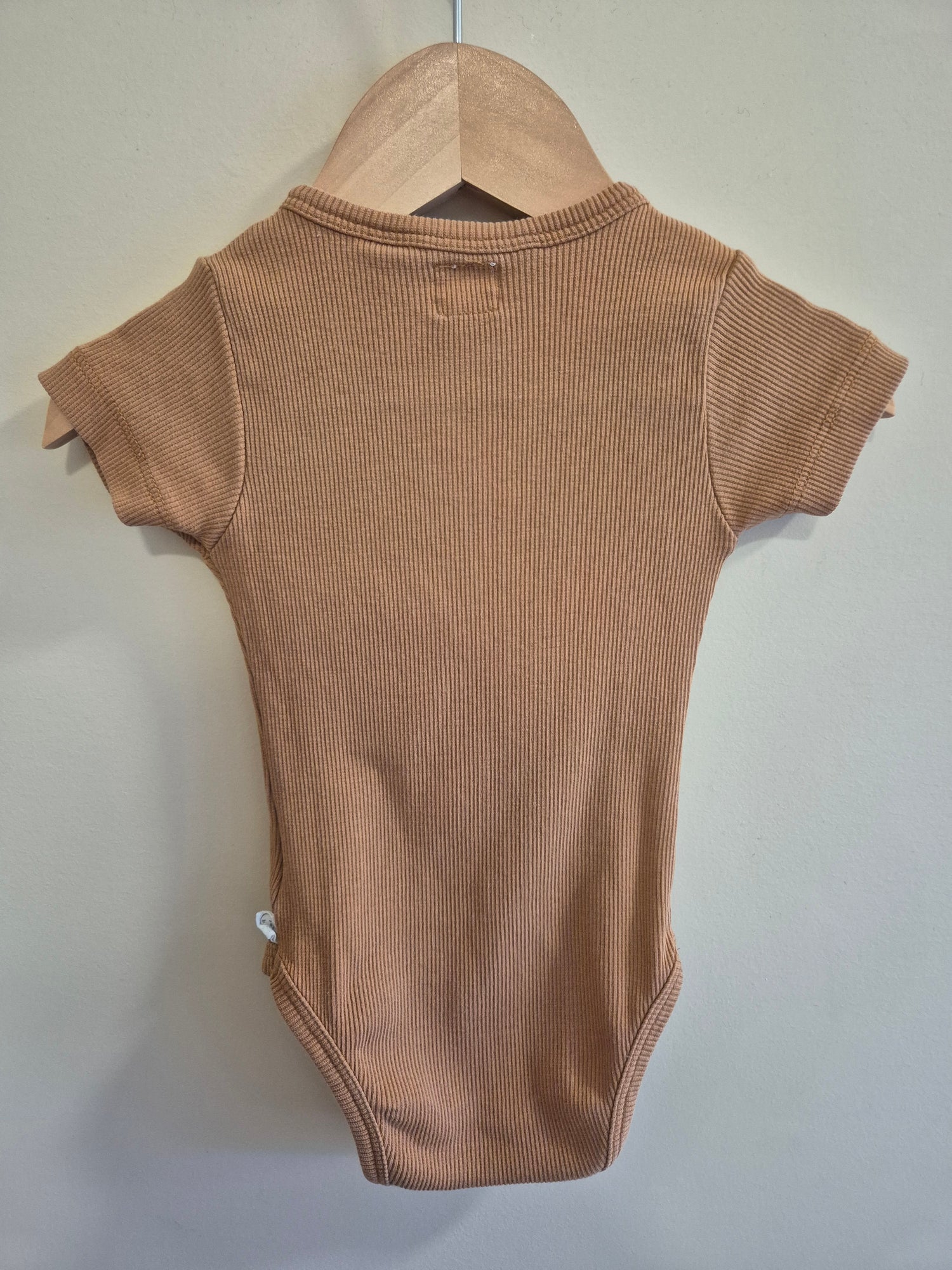 Snuggle Hunny Ribbed Bodysuit Size 00