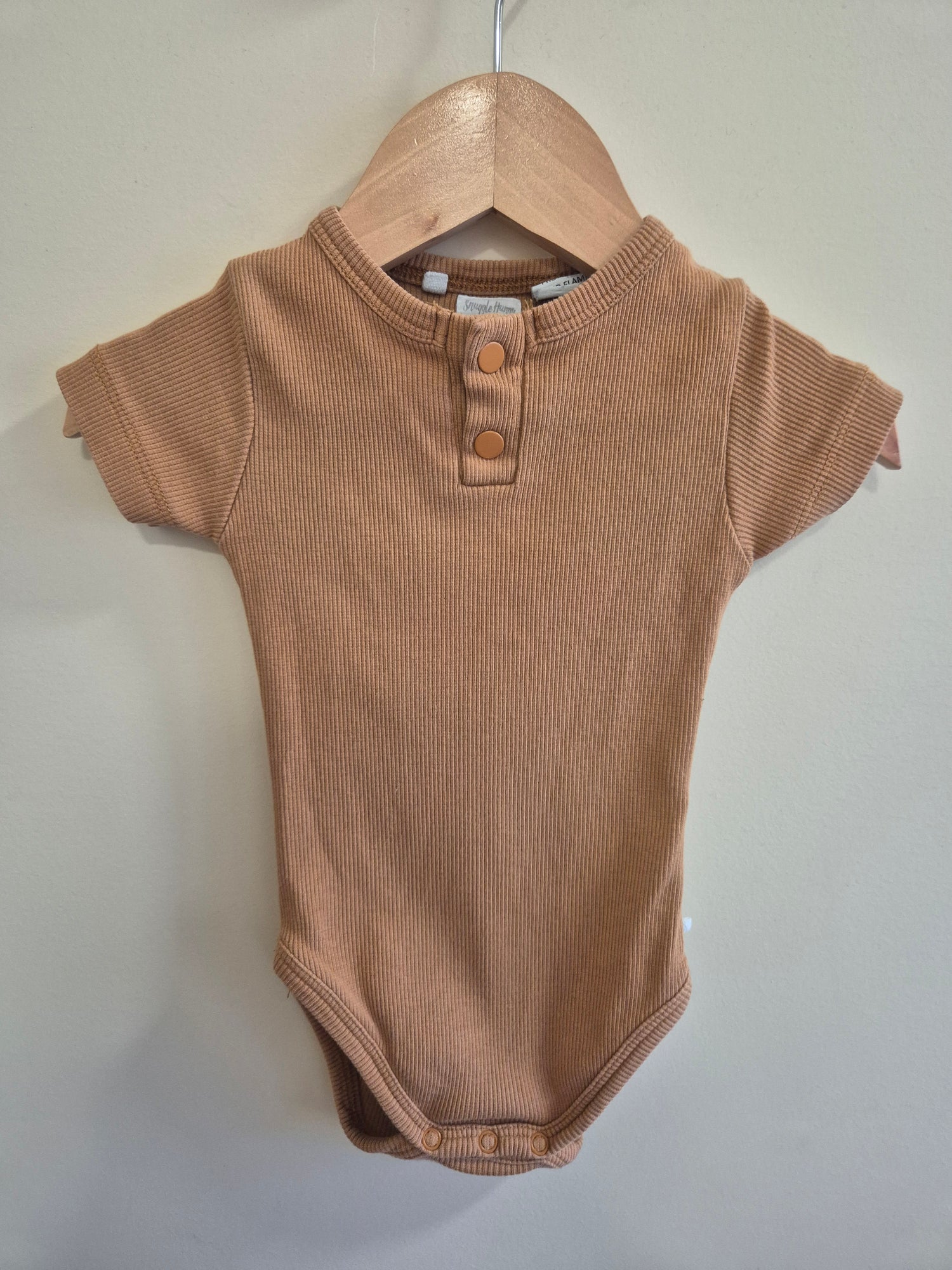 Snuggle Hunny Ribbed Bodysuit Size 00