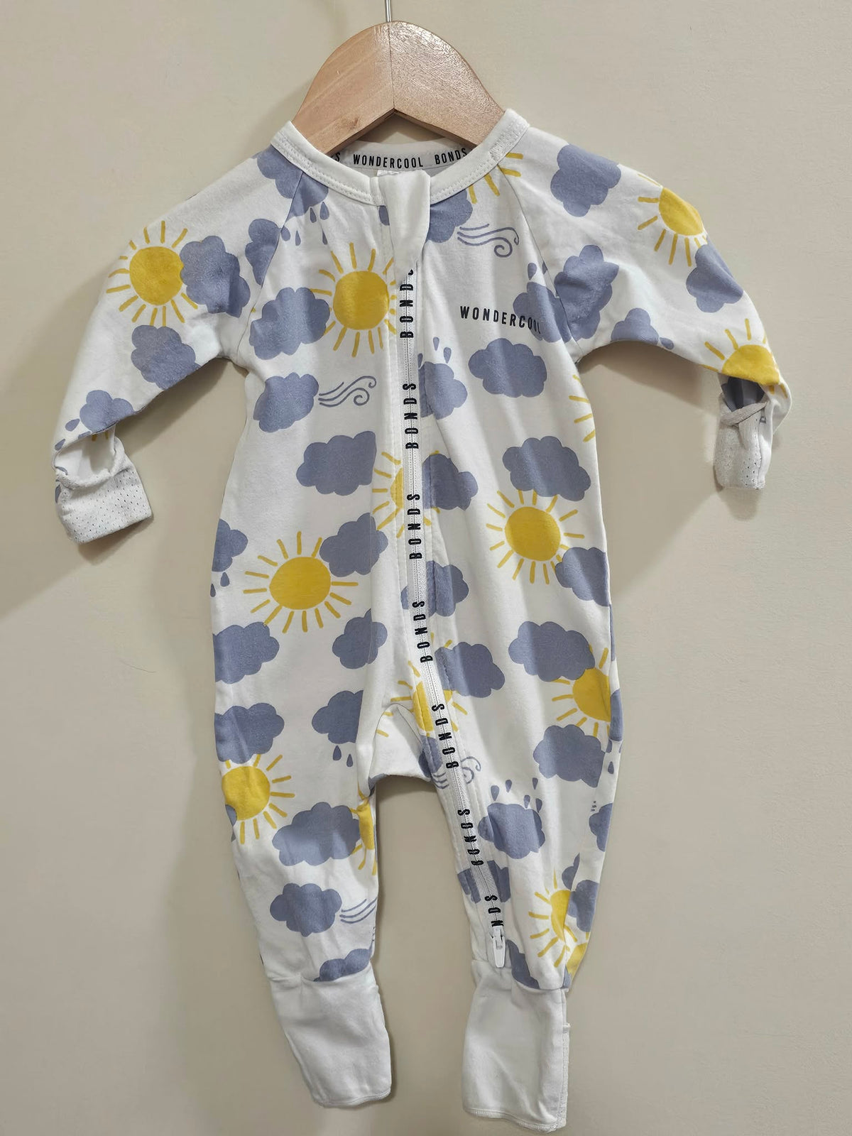 Bonds Wondercool Onesie Size 000