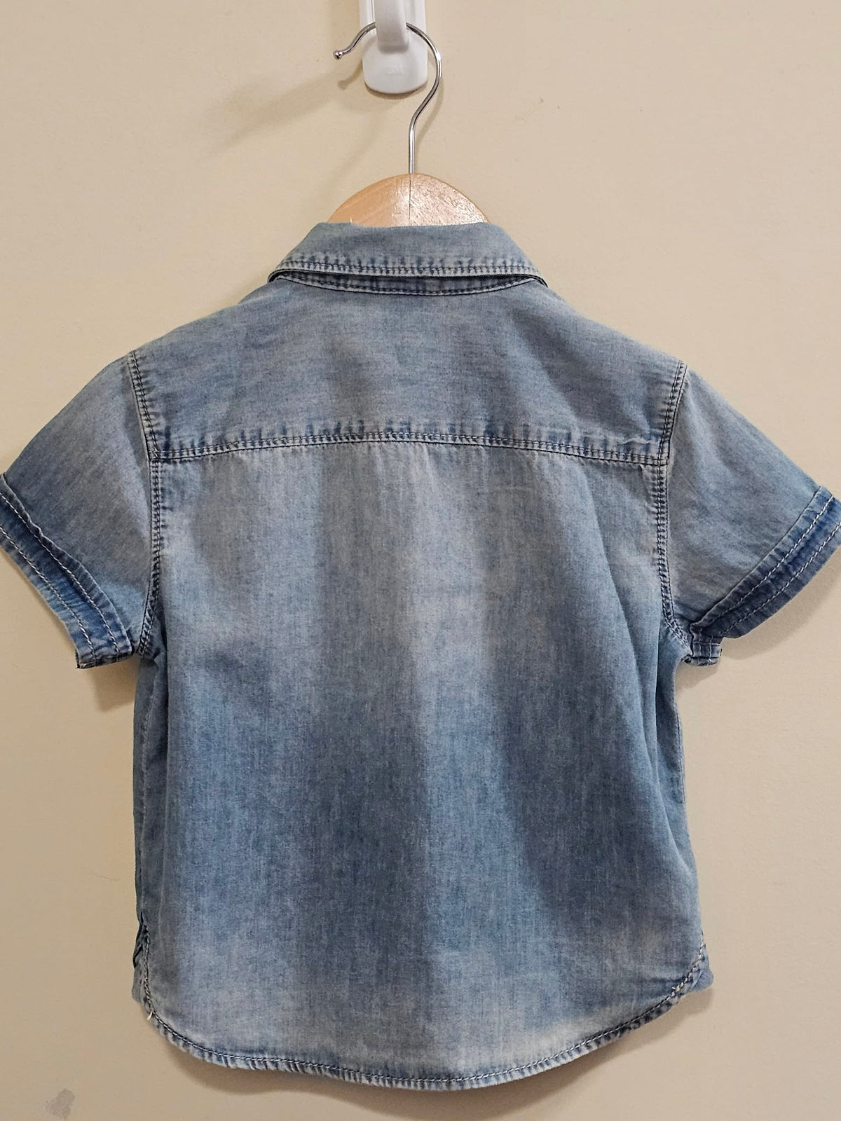 Genuine Kids from OshKosh Button Up Shirt Size 0