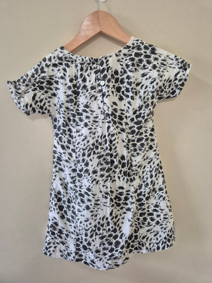 Baby Gap Size 4 Classic monochrome print Dress
