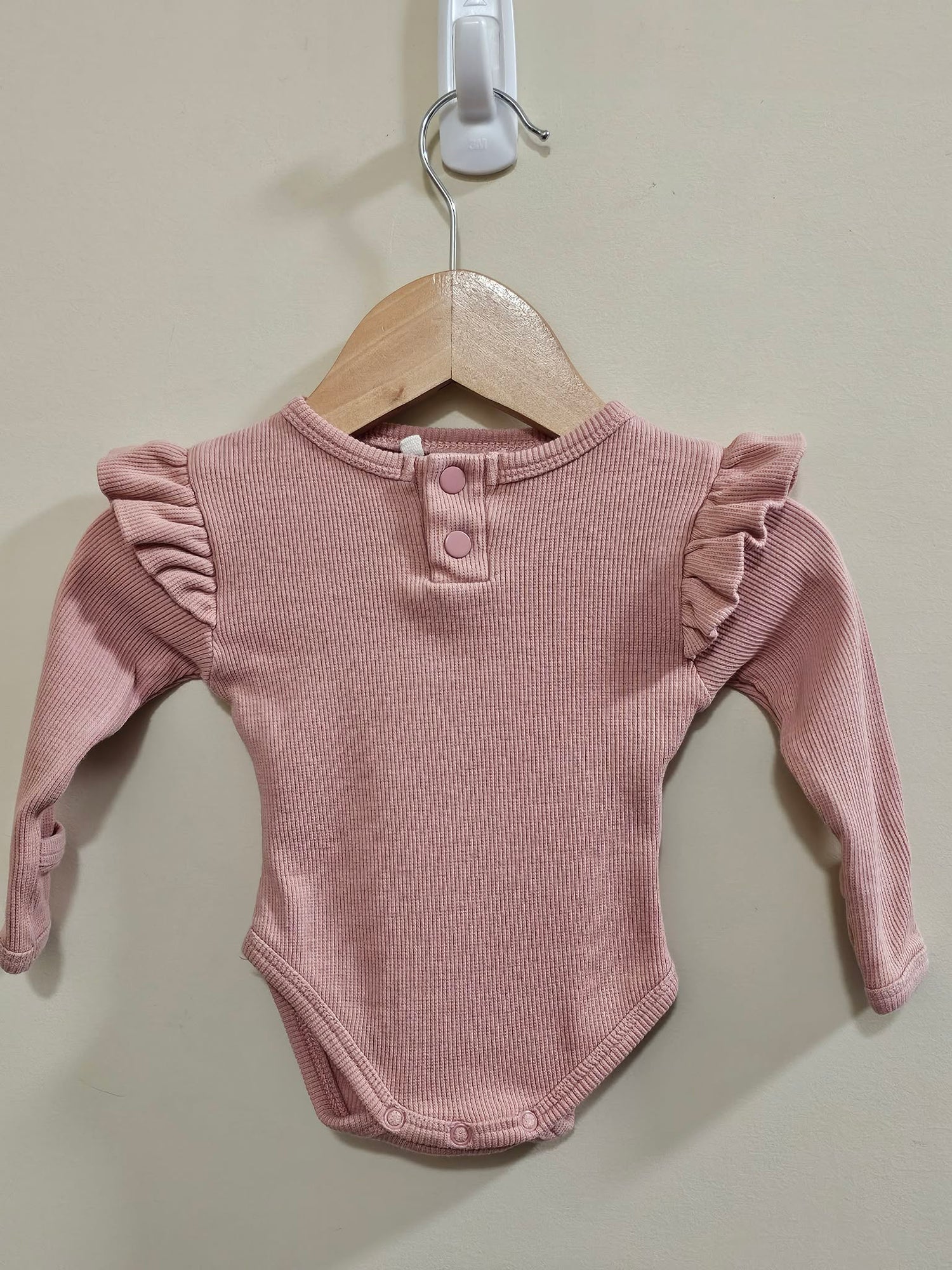 Snuggle Hunny Dusty Pink Long Sleeve Bodysuit Size 0000