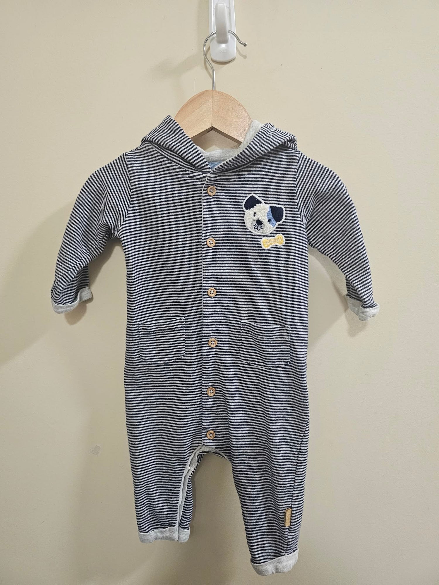Sprout Onesie Size 00