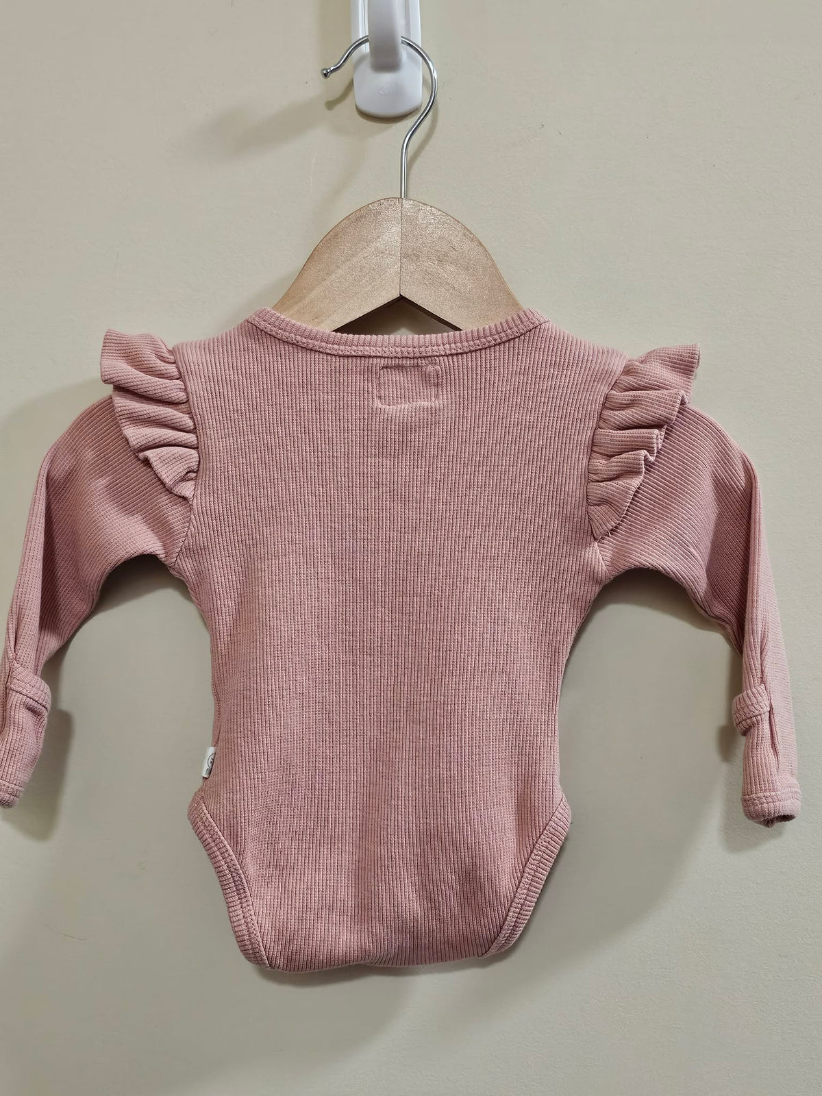 Snuggle Hunny Dusty Pink Long Sleeve Bodysuit Size 0000