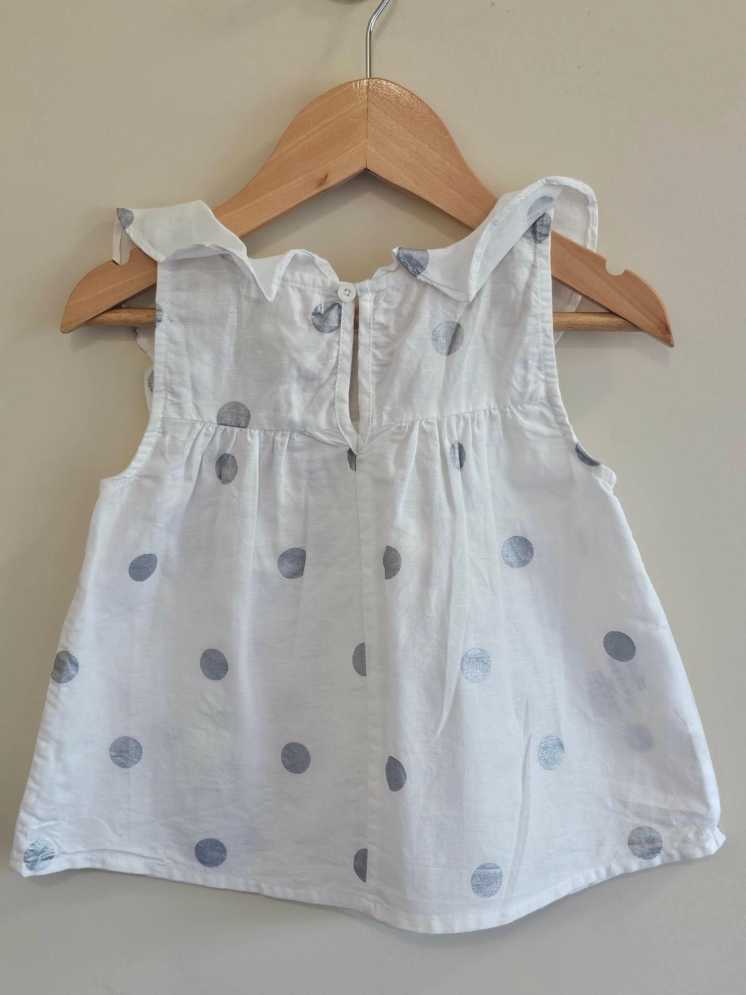 Country Road Sleeveless Shirt Size 1