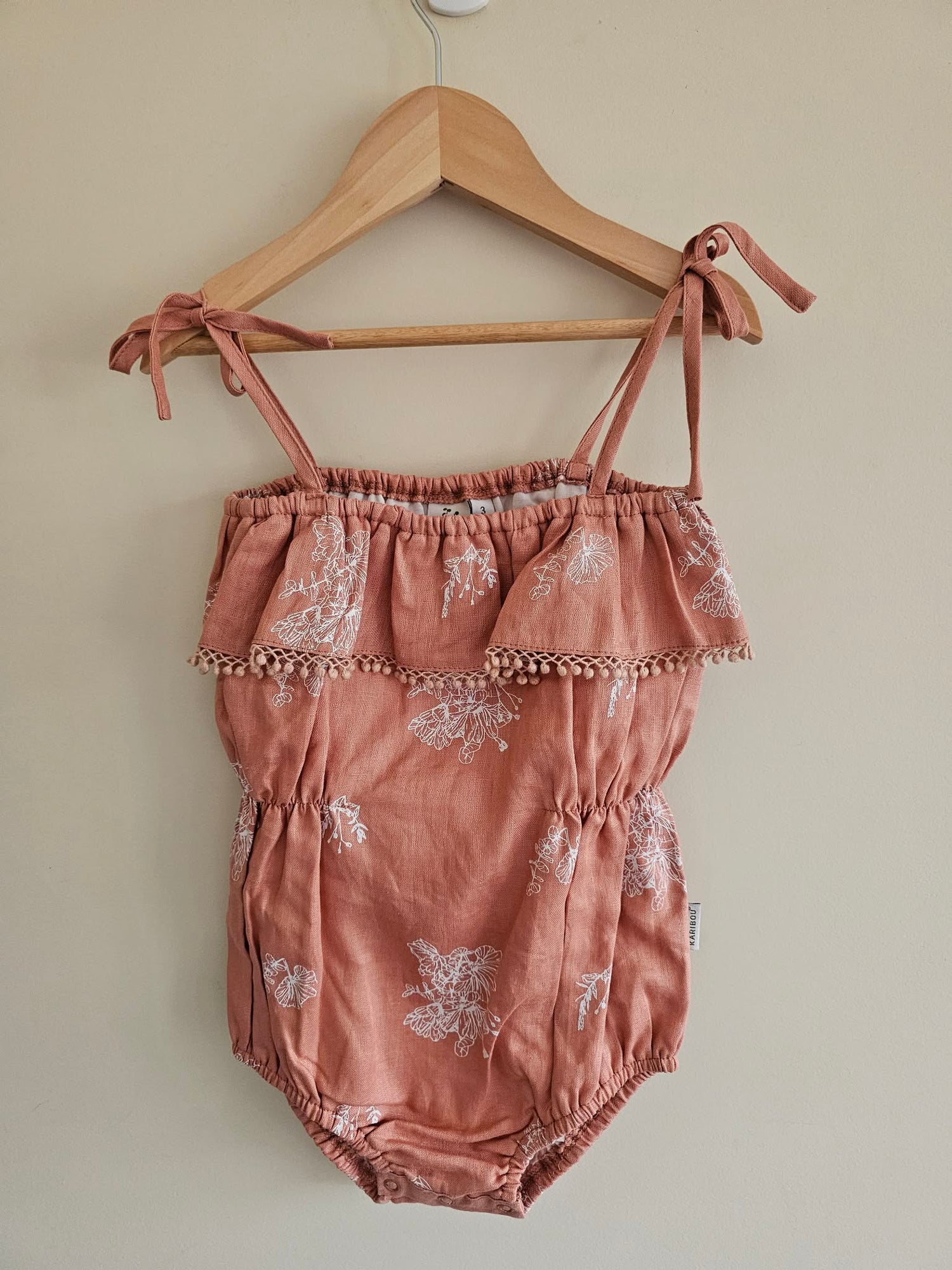 BNWT Karibo Kids Bodysuit Size 3