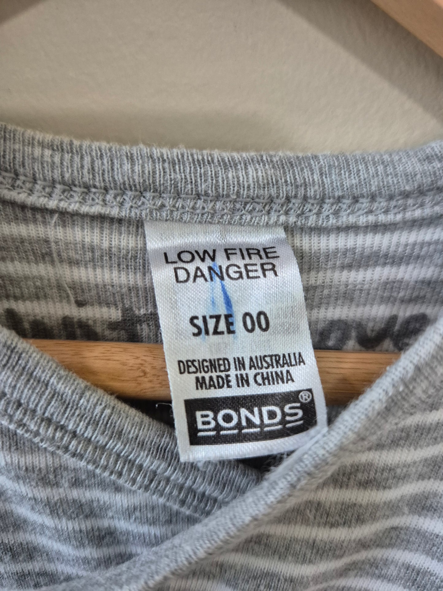 BONDS Onesie 🤍 Size 00