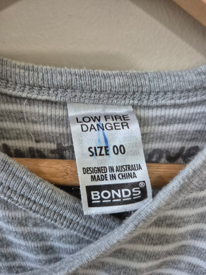 BONDS Onesie 🤍 Size 00