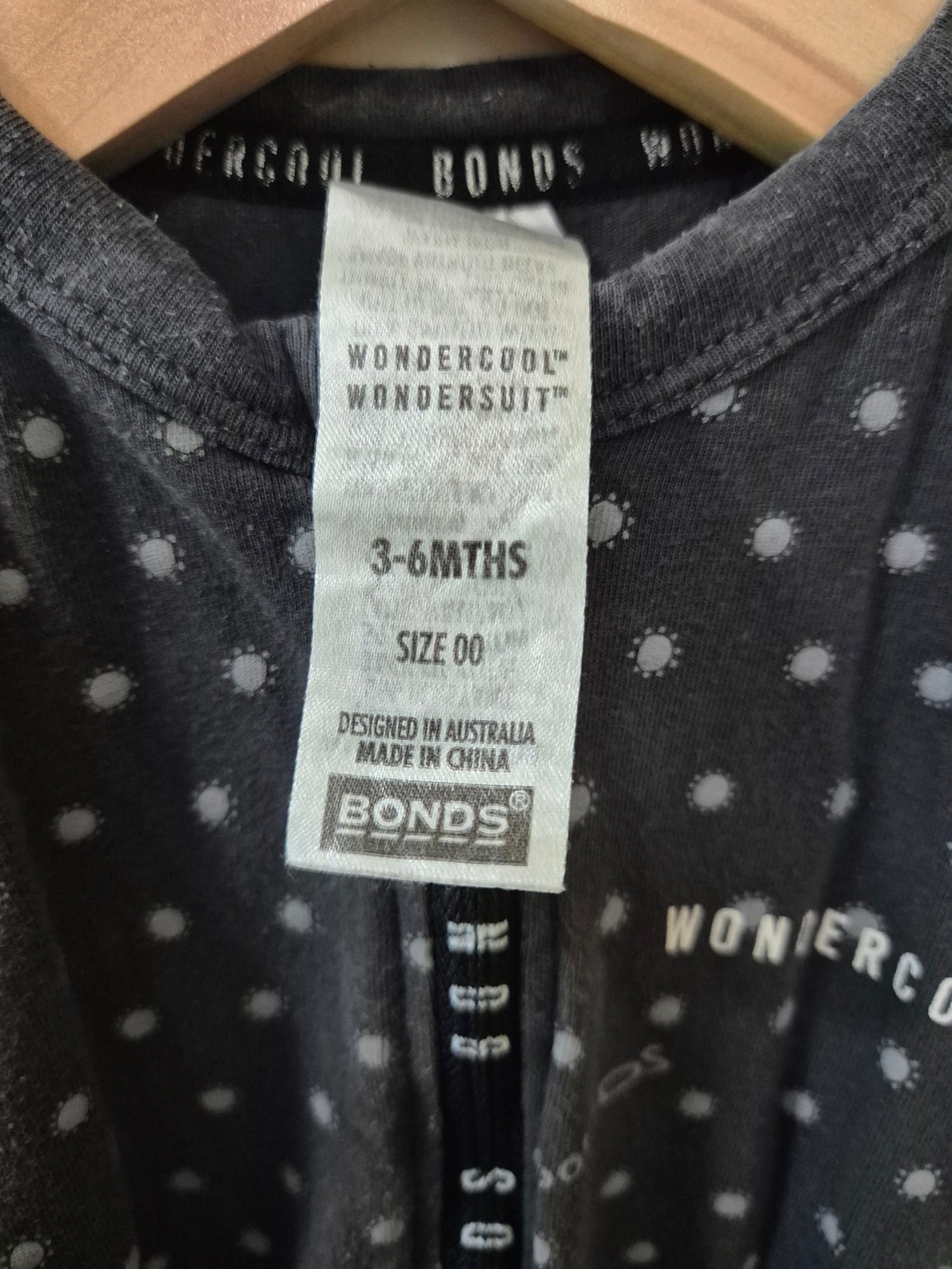 Bonds Wondercool Onesie Size 00