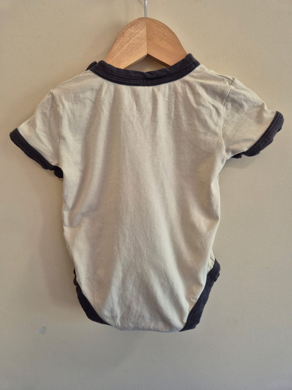 Bonds Roar Bodysuit Size 00