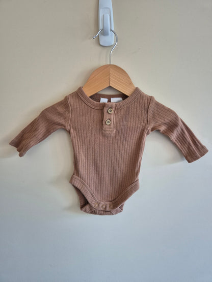 Dymples Brown Long Sleeve Bodysuit Size 00000