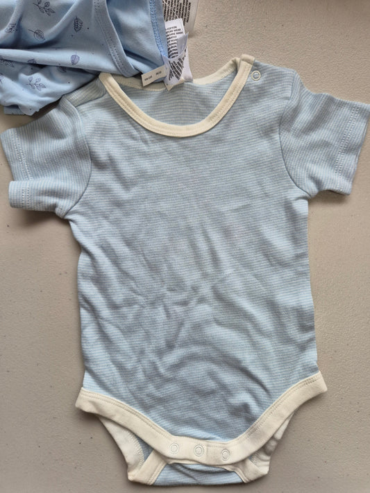 BNWT 3x Basic Target Bodysuits - 00