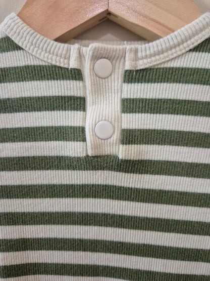 Snuggle Hunny Onesie Size 00