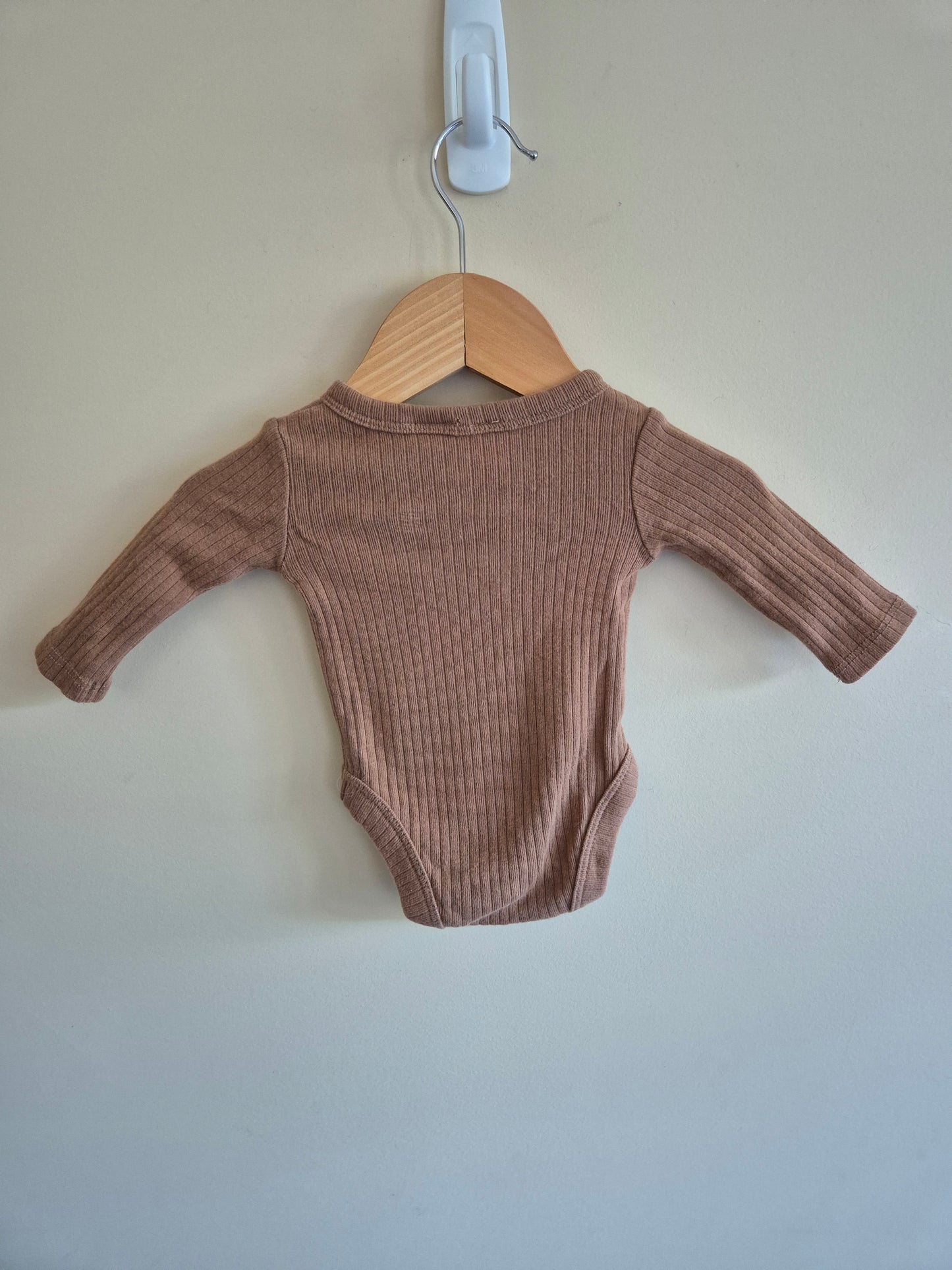 Dymples Brown Long Sleeve Bodysuit Size 00000