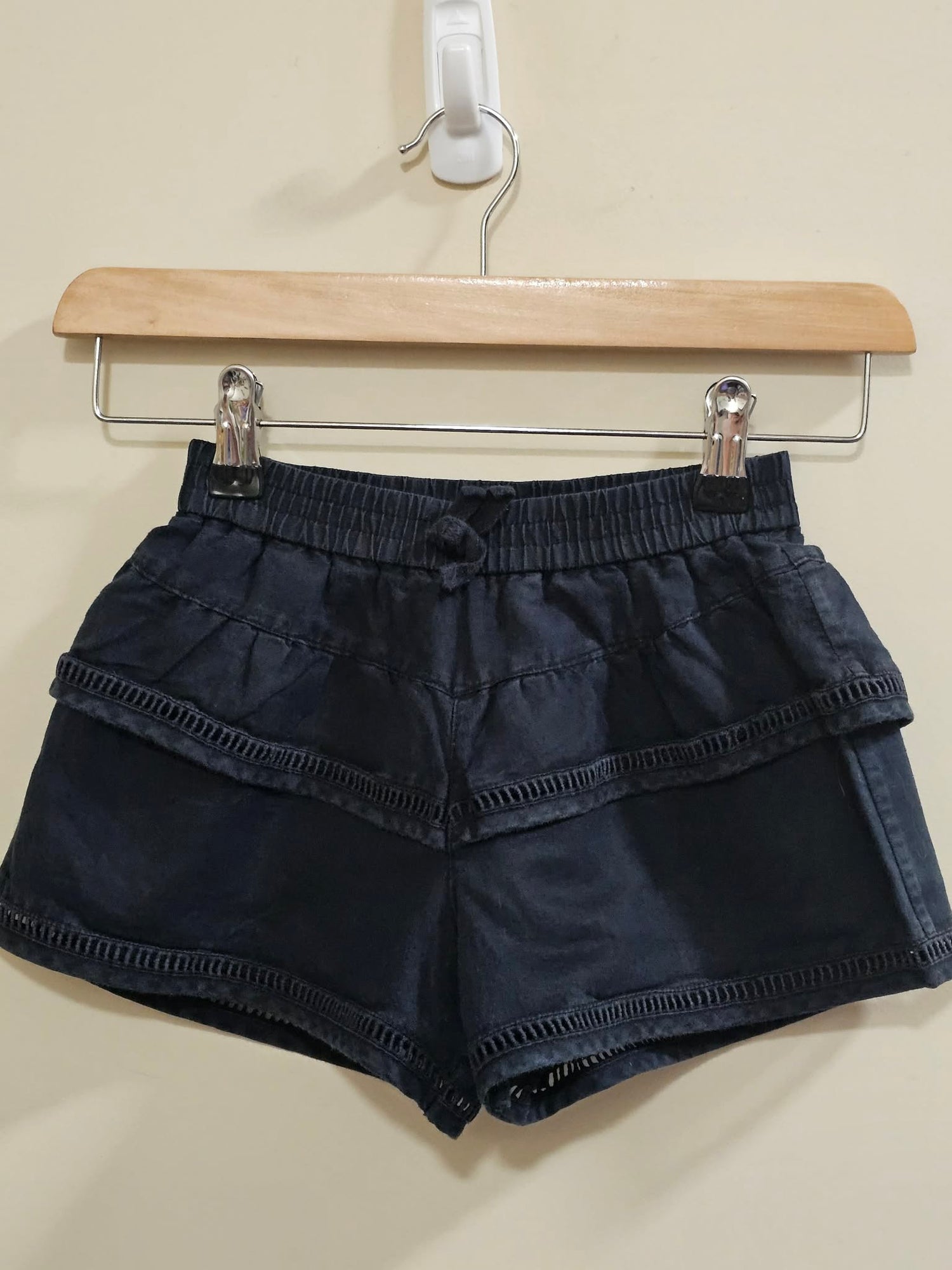 Country Road Frill Shorts Size 4