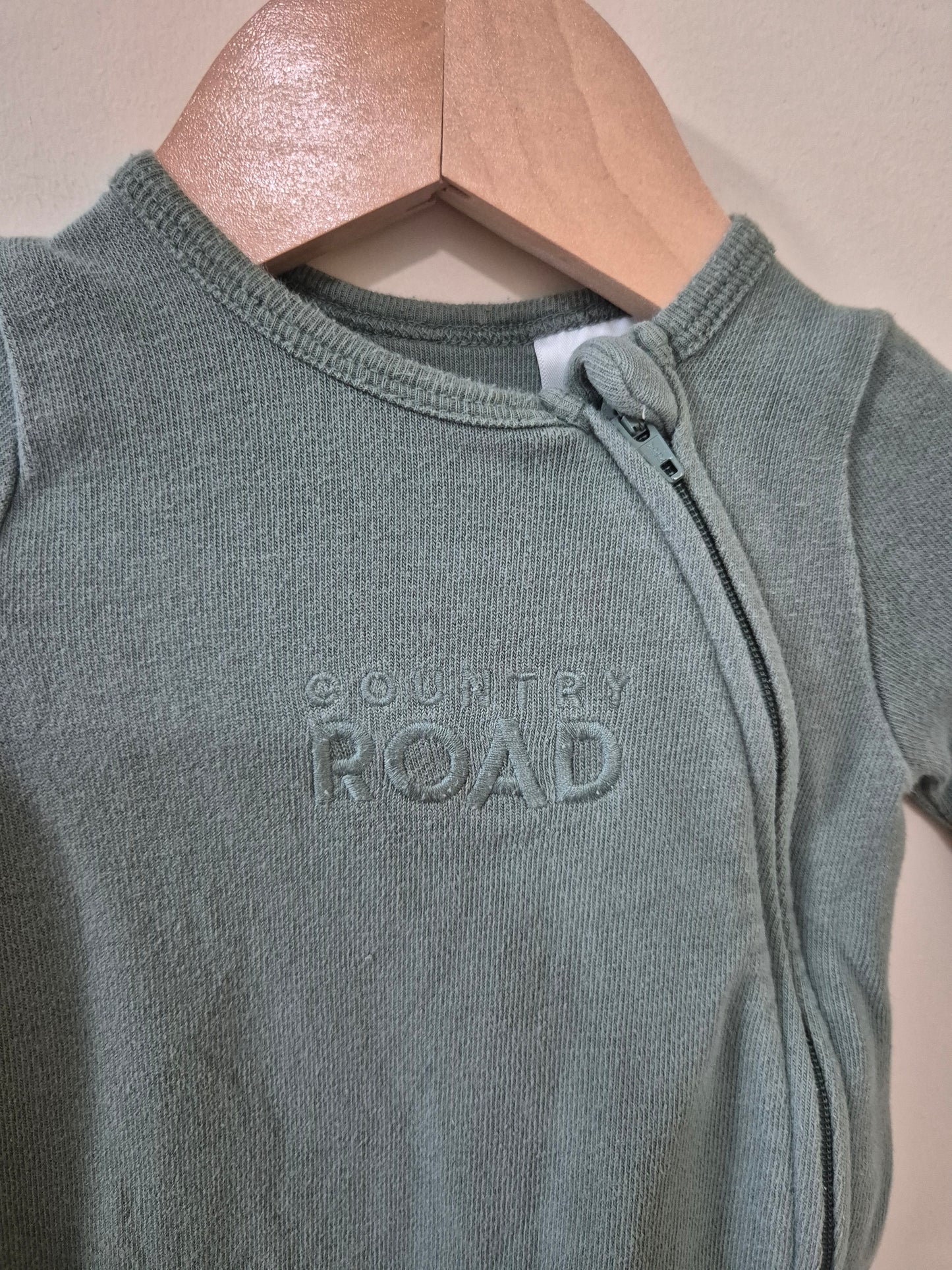 Country Road Green Onesie Size 0000