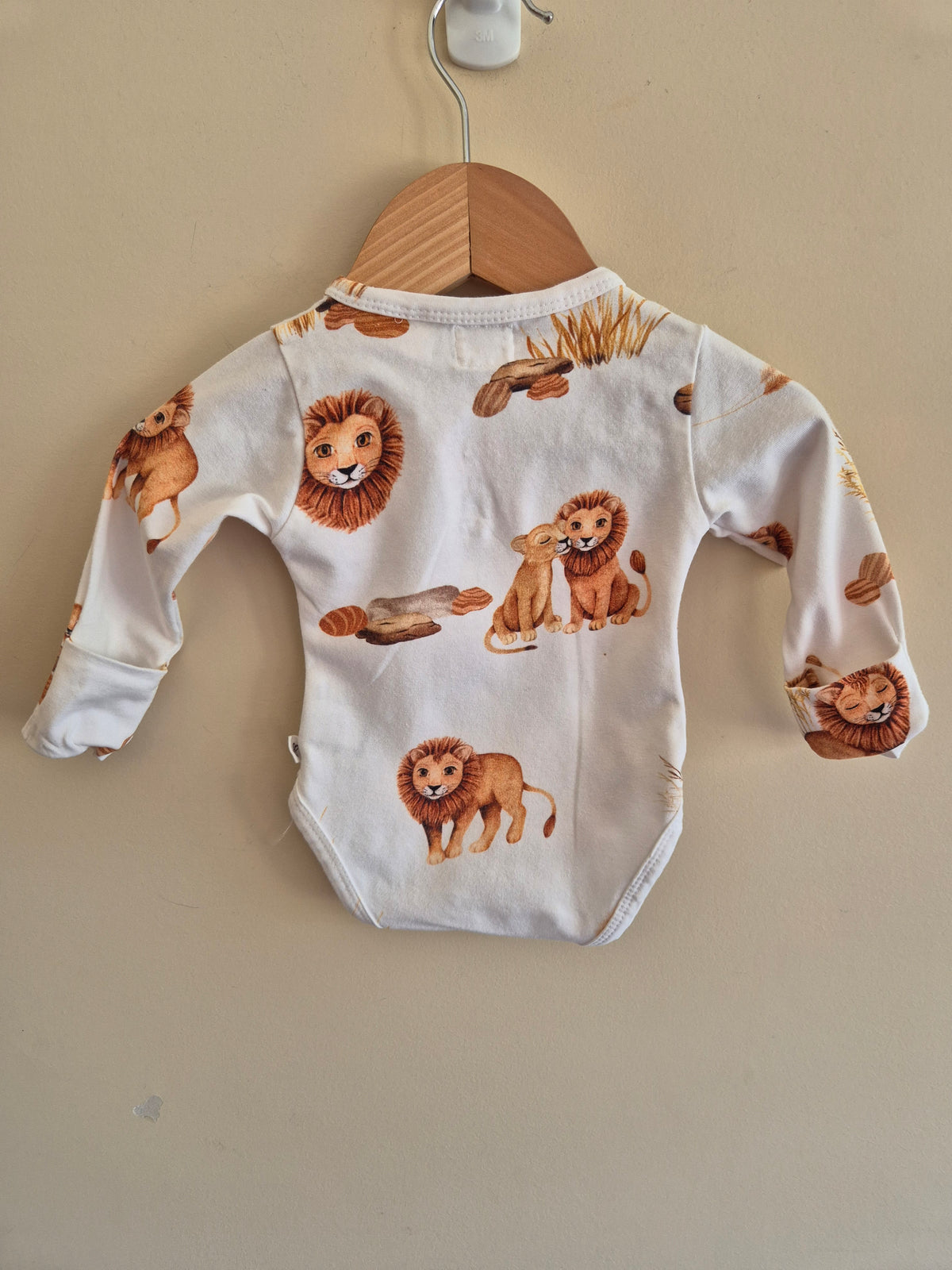 Snuggle Hunny Long Sleeve Bodysuit Lion Print Size 0000