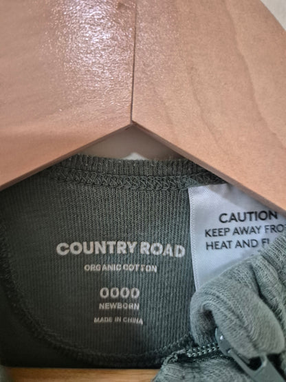 Country Road Green Onesie Size 0000