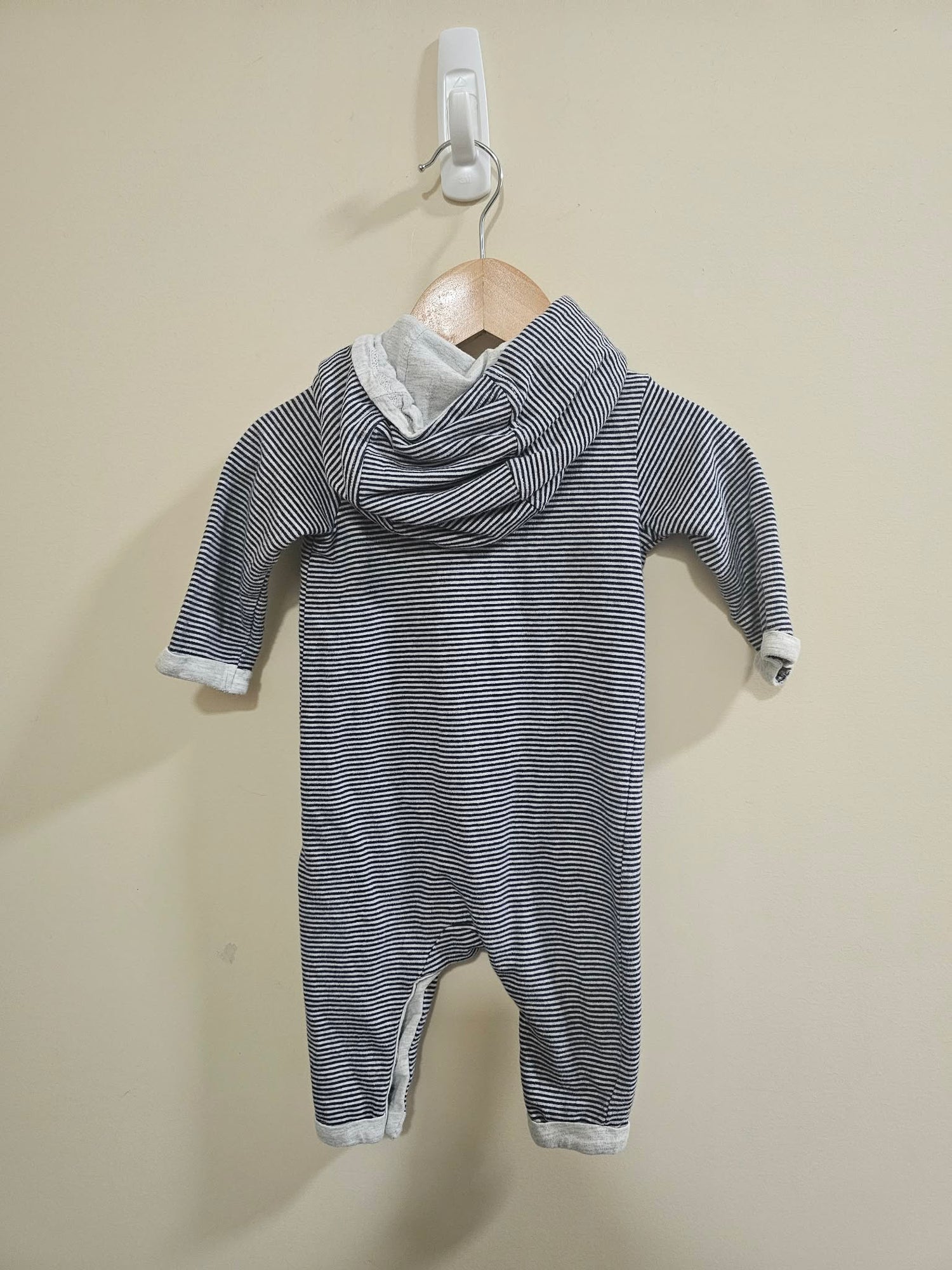 Sprout Onesie Size 00