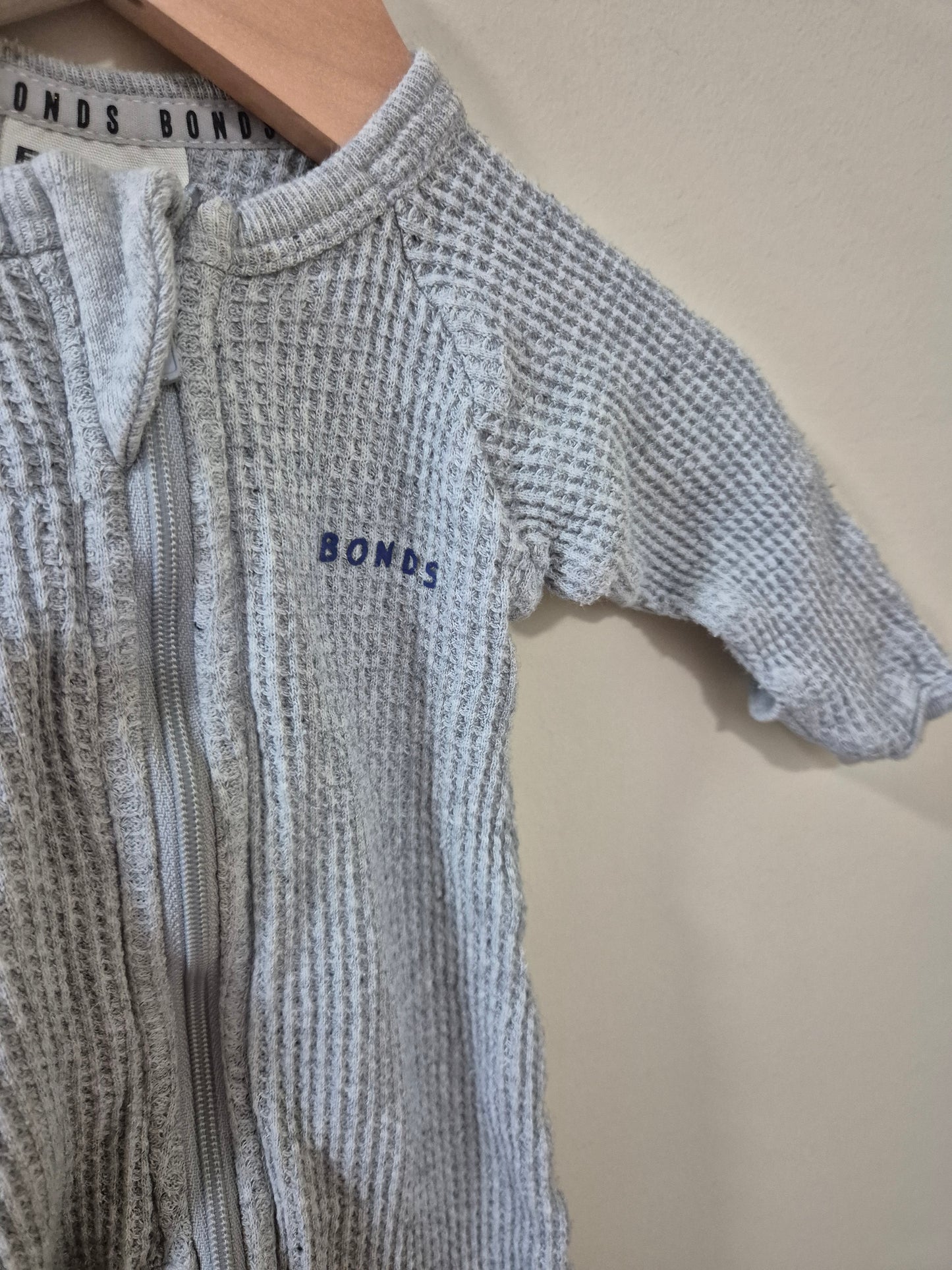 Bonds Grey Waffle Onesie Size 0000