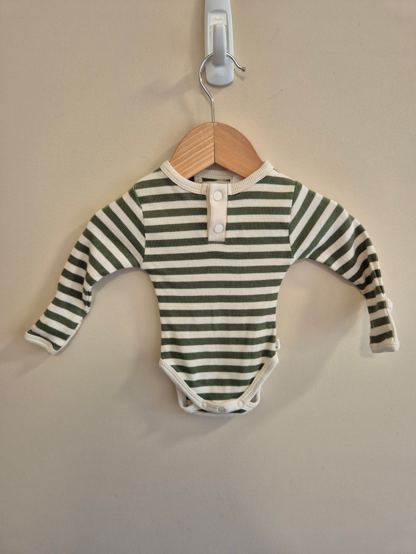 Snuggle Hunny Striped Long Sleeve Bodysuit Size 0000