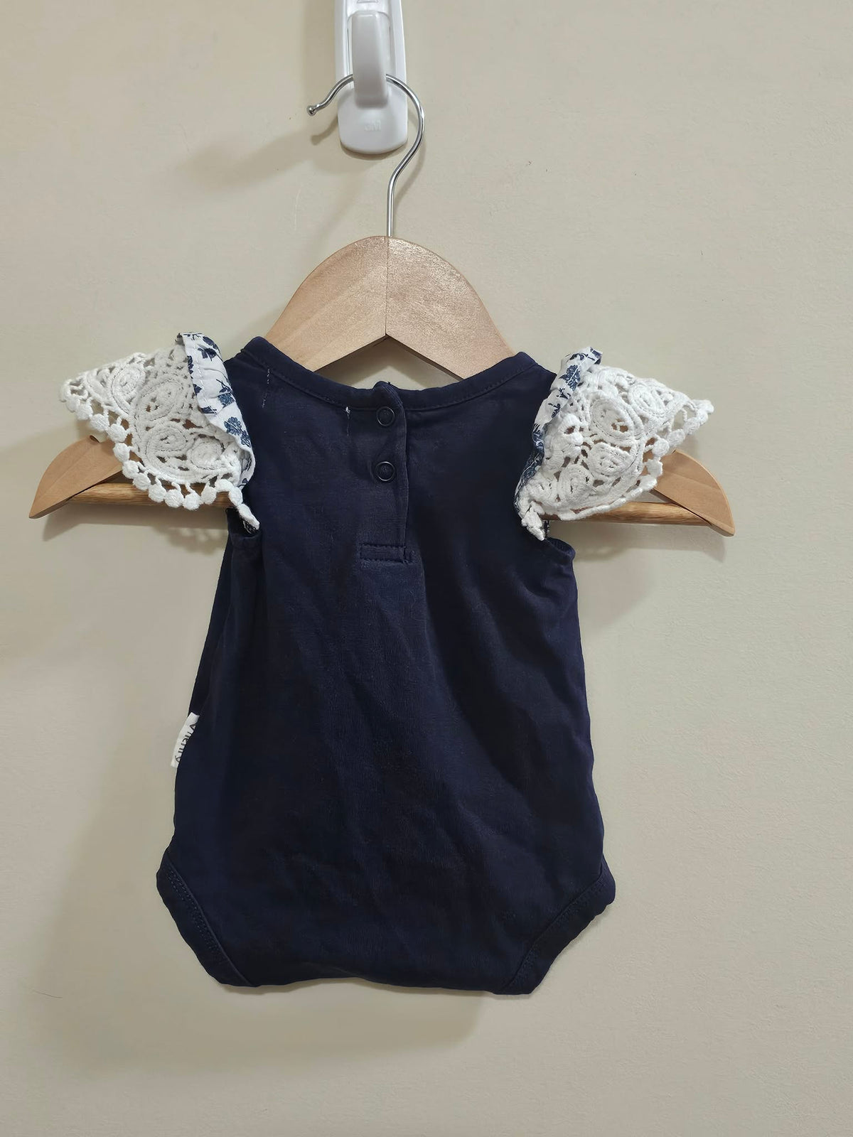 Love Henry Bodysuit Size 0000