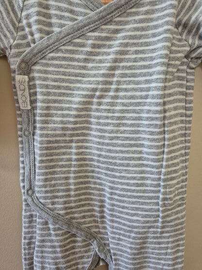 BONDS Onesie 🤍 Size 00