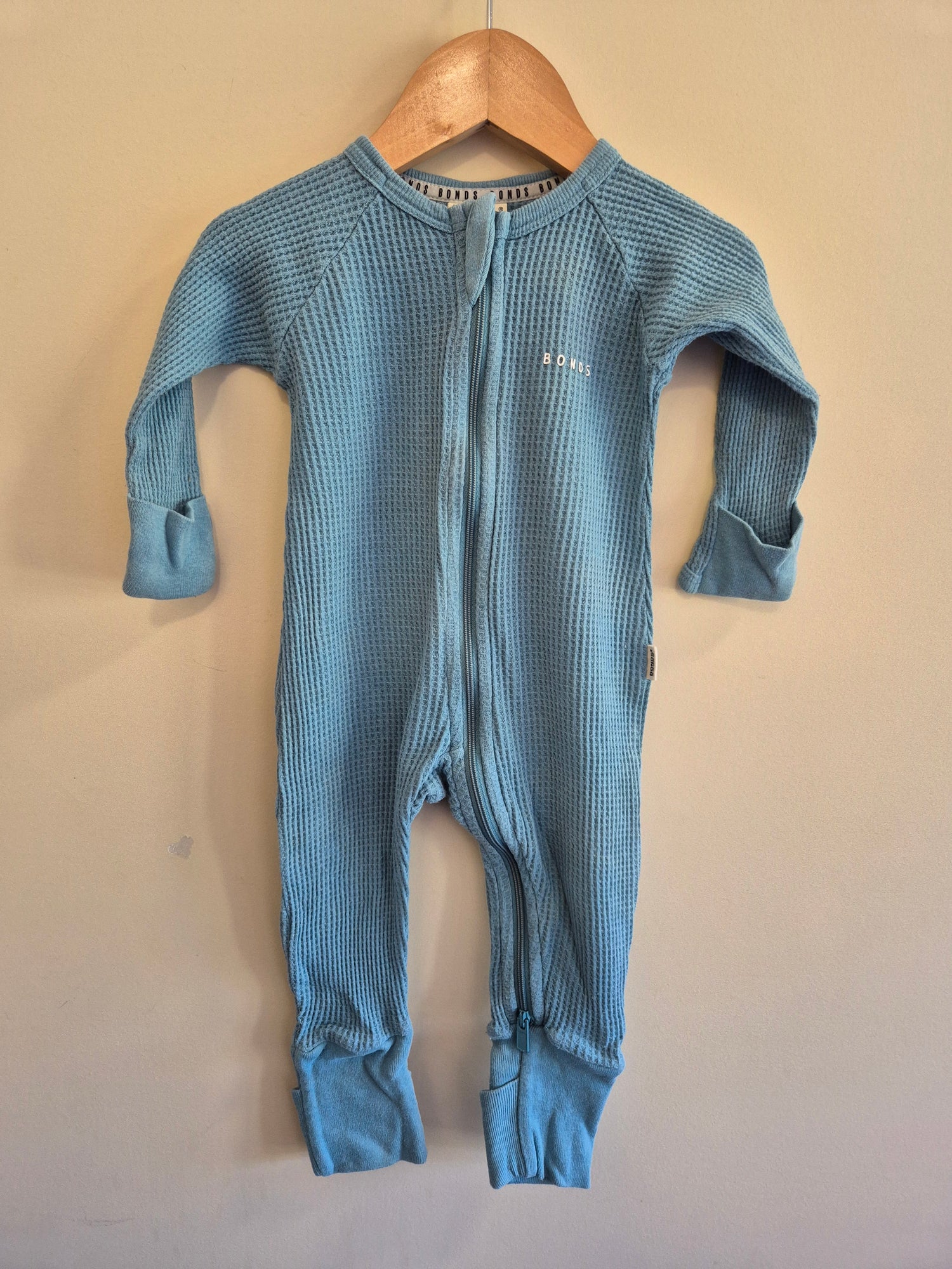 Bonds Reloved Waffle Onesie Size 00