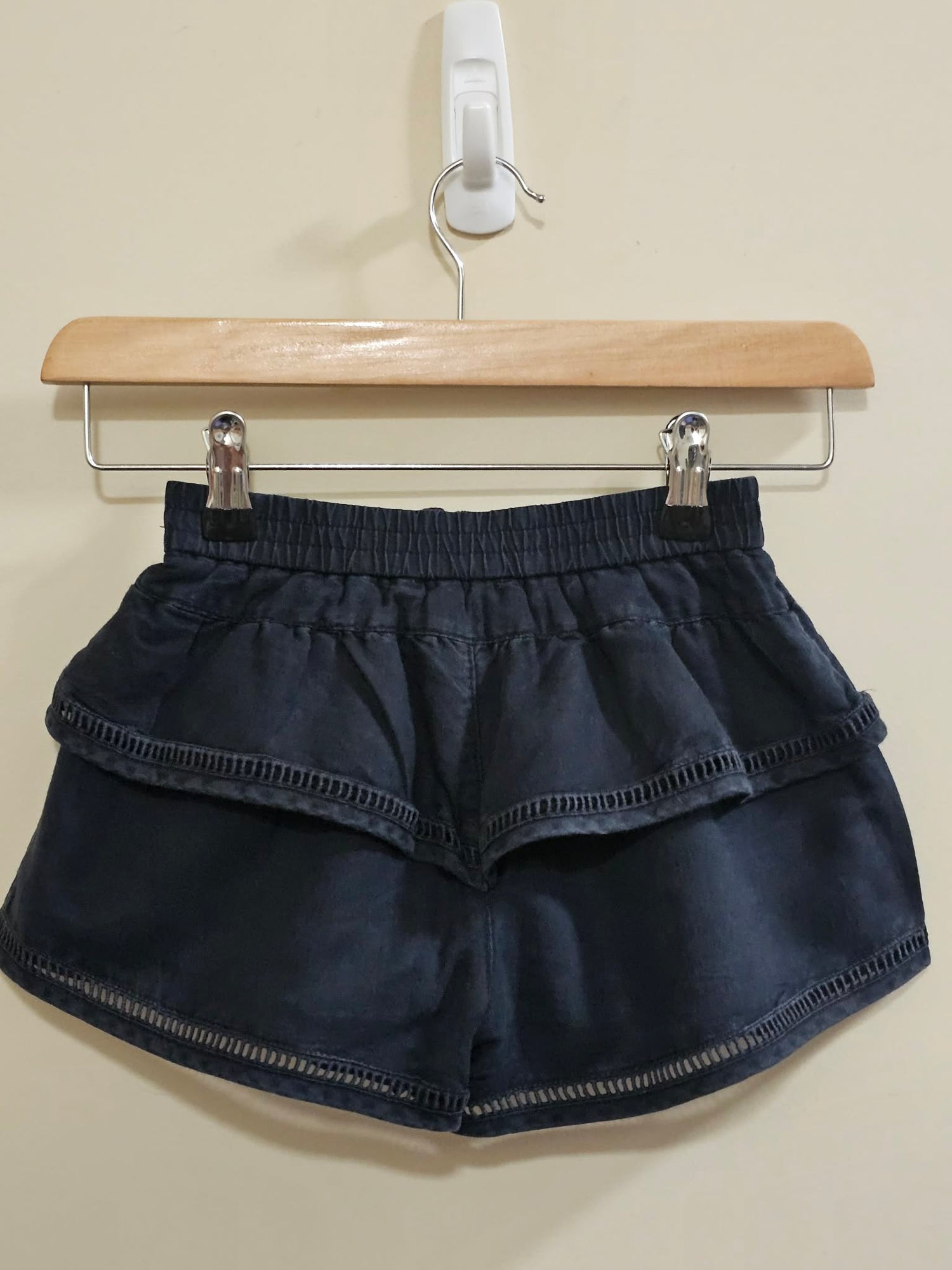 Country Road Frill Shorts Size 4