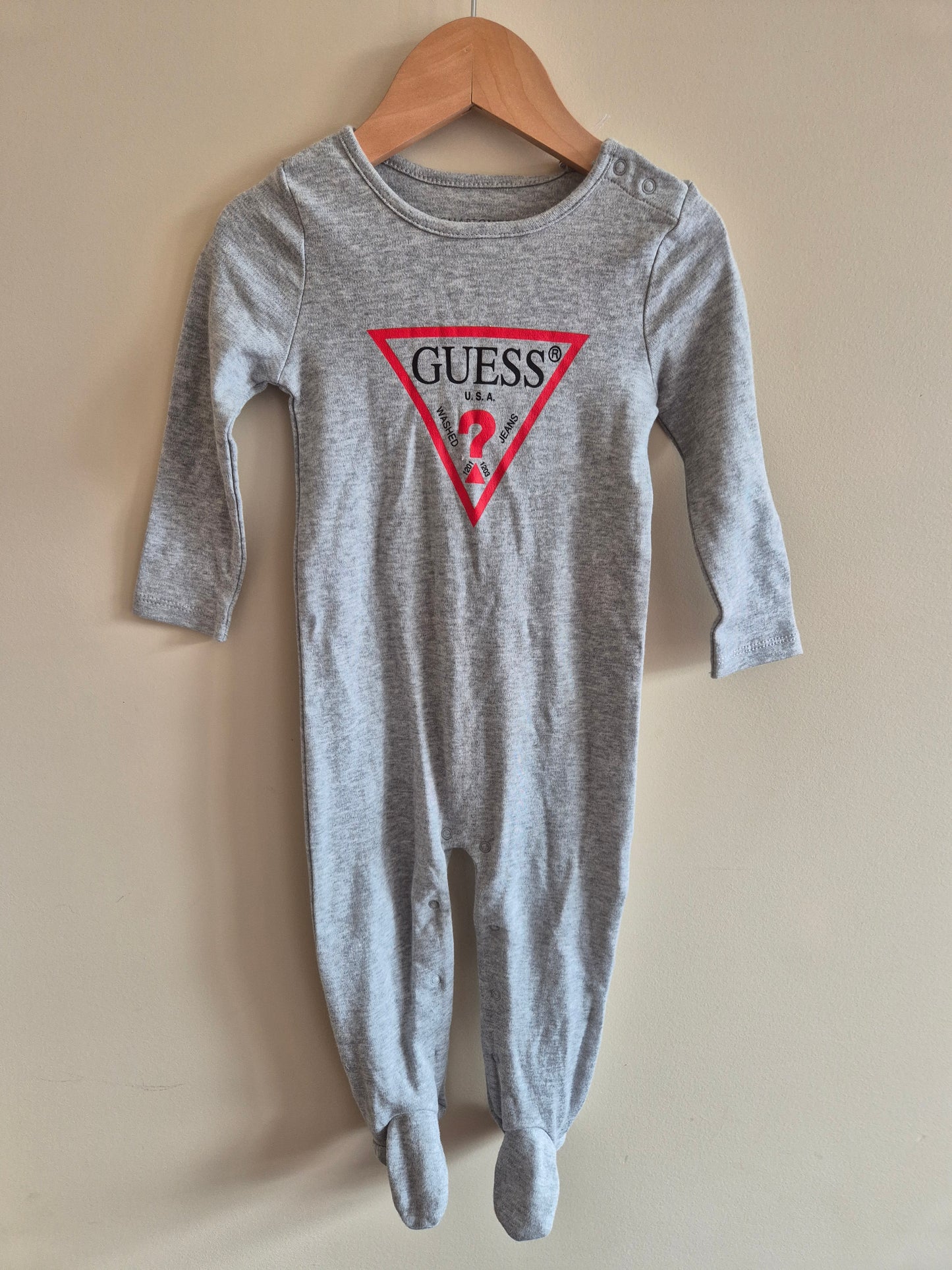 BNWT GUESS Onesie Size 12 months