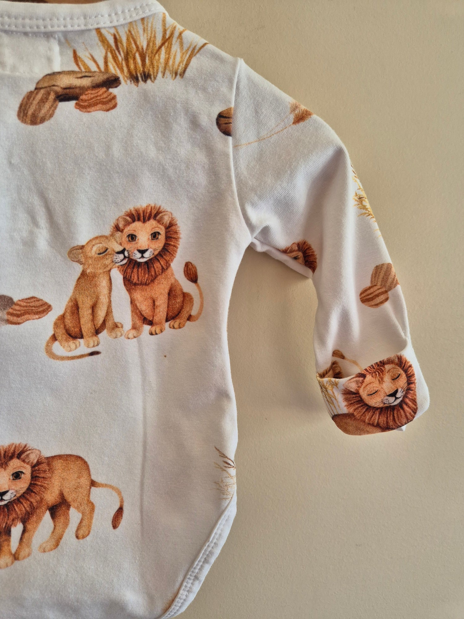 Snuggle Hunny Long Sleeve Bodysuit Lion Print Size 0000