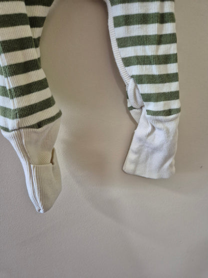 Snuggle Hunny Onesie Size 00