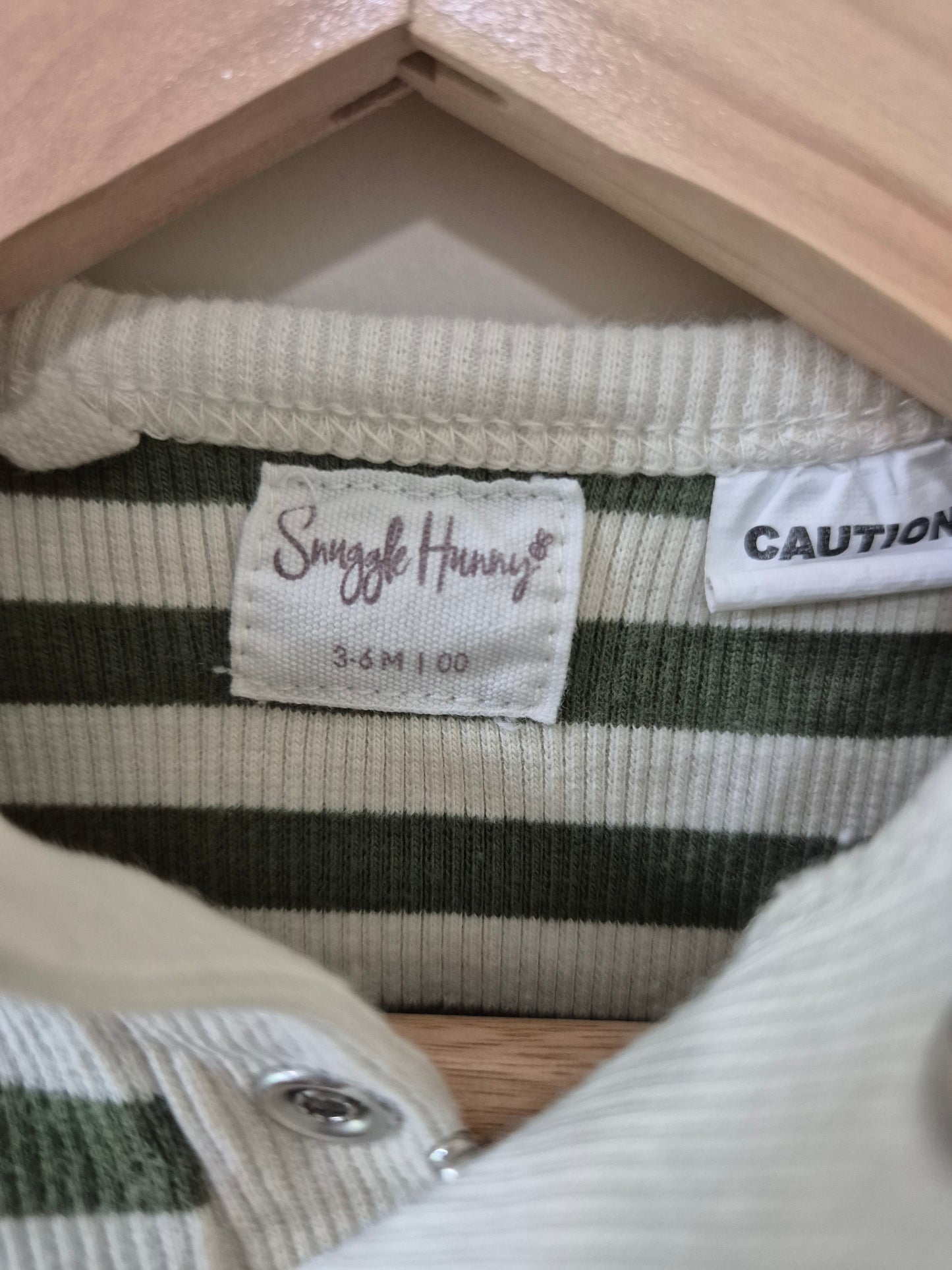 Snuggle Hunny Onesie Size 00