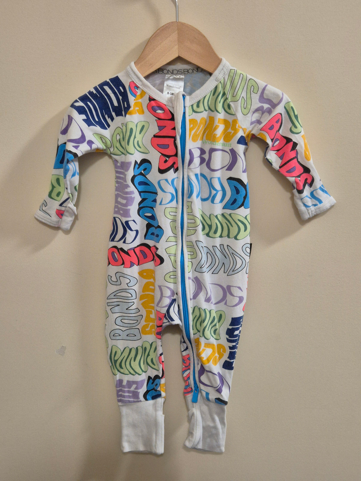 Bonds Graphic Wording Wondersuit Onesie Size 000