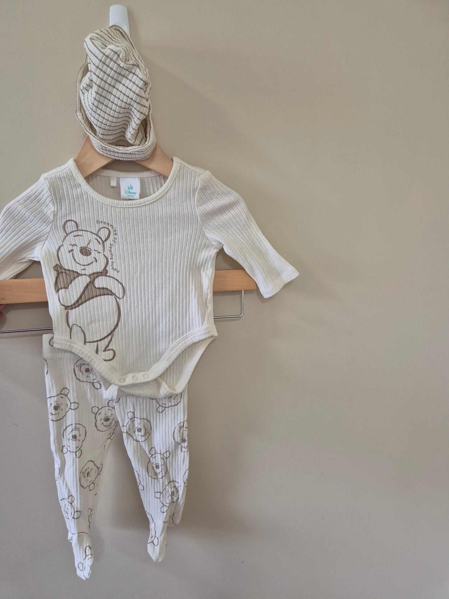 Newborn Winnie The Pooh Set