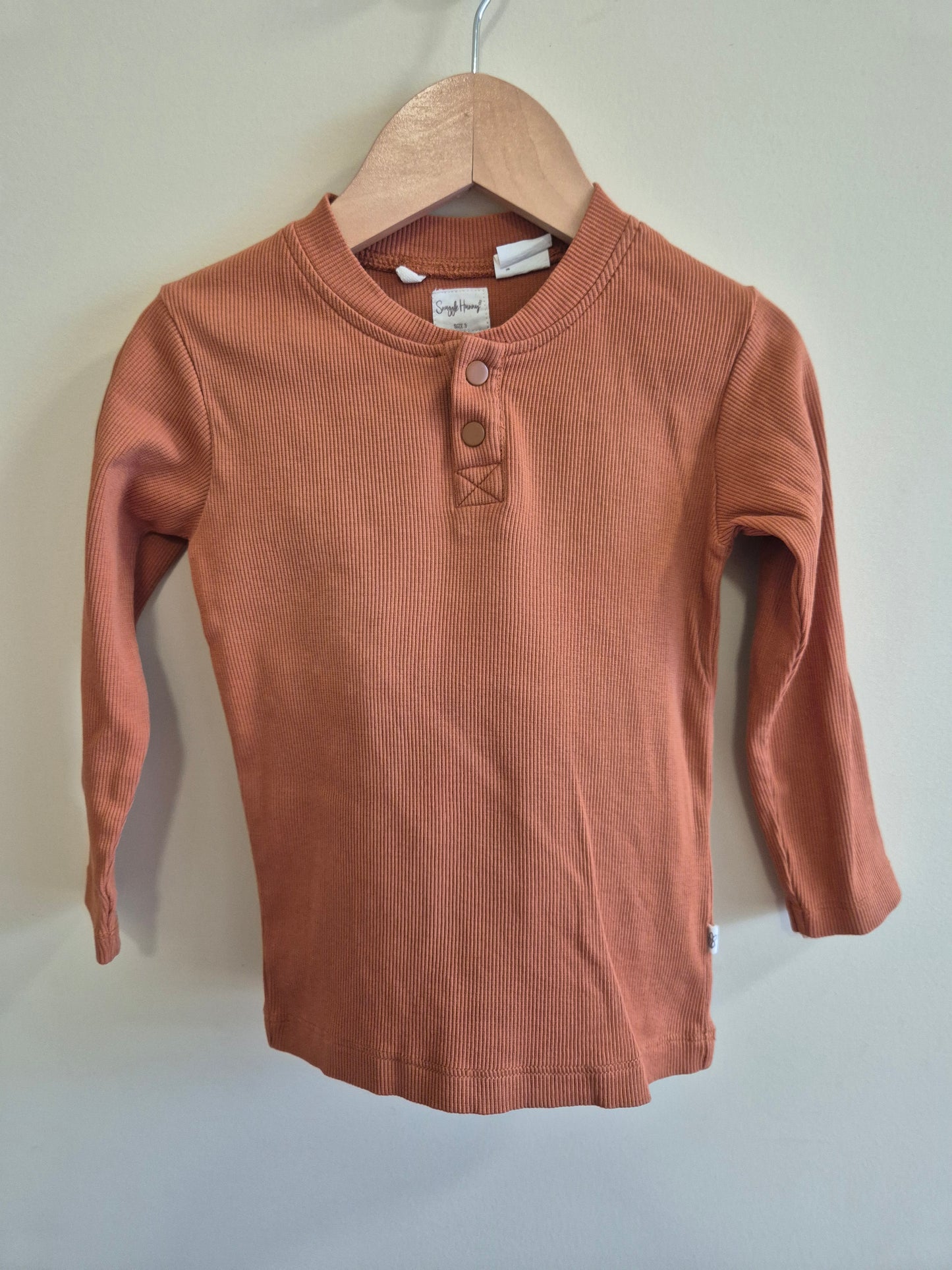 Snuggle Hunny Long Sleeve Ribbed Shirt Size 3