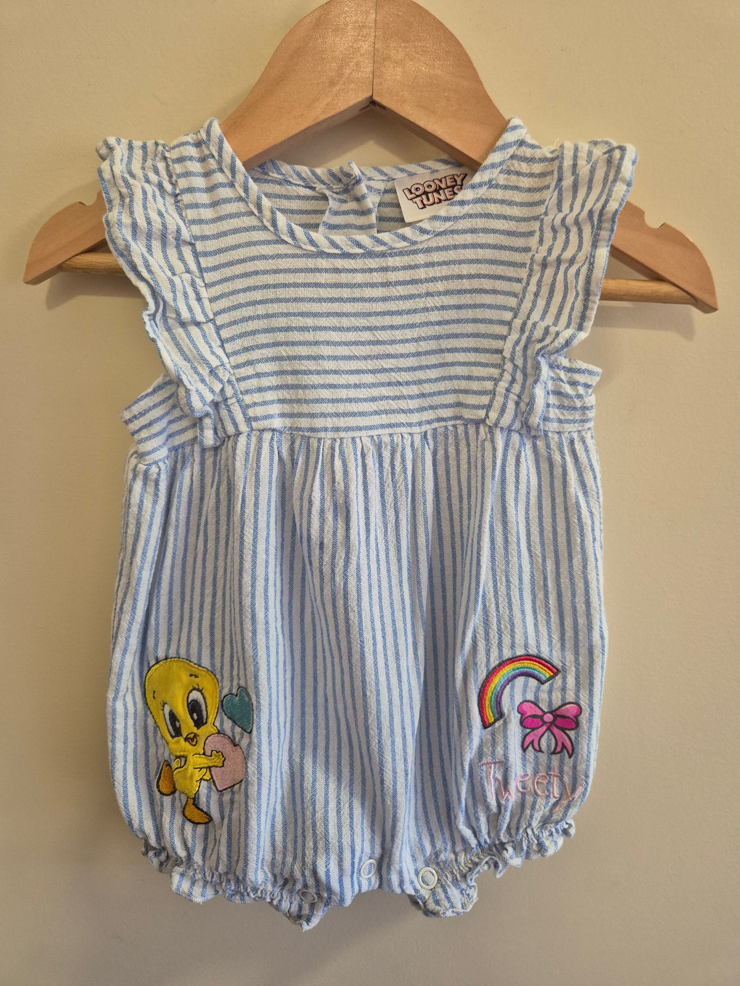 Looney Tunes Romper Size 000
