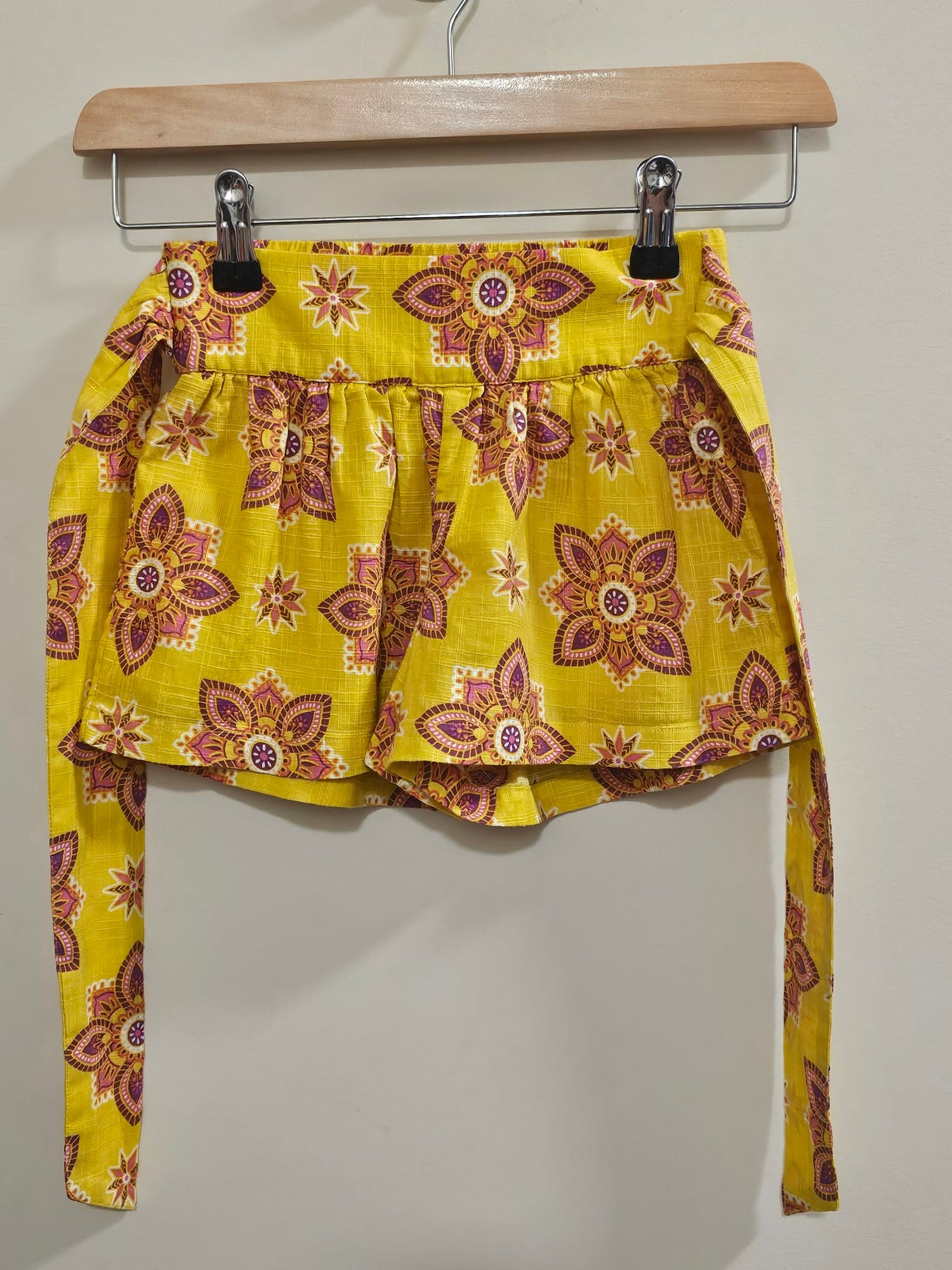 Country Road Yellow Shorts Size 2