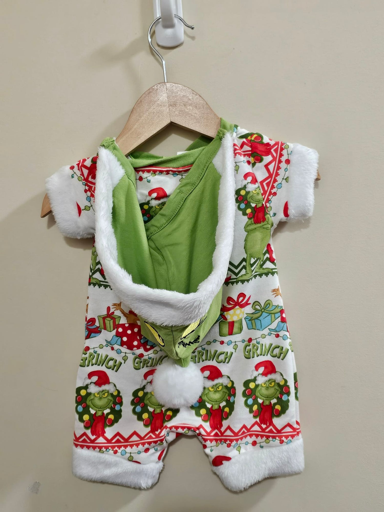 BNWT Peter Alexander Grinch Romper Size 0000