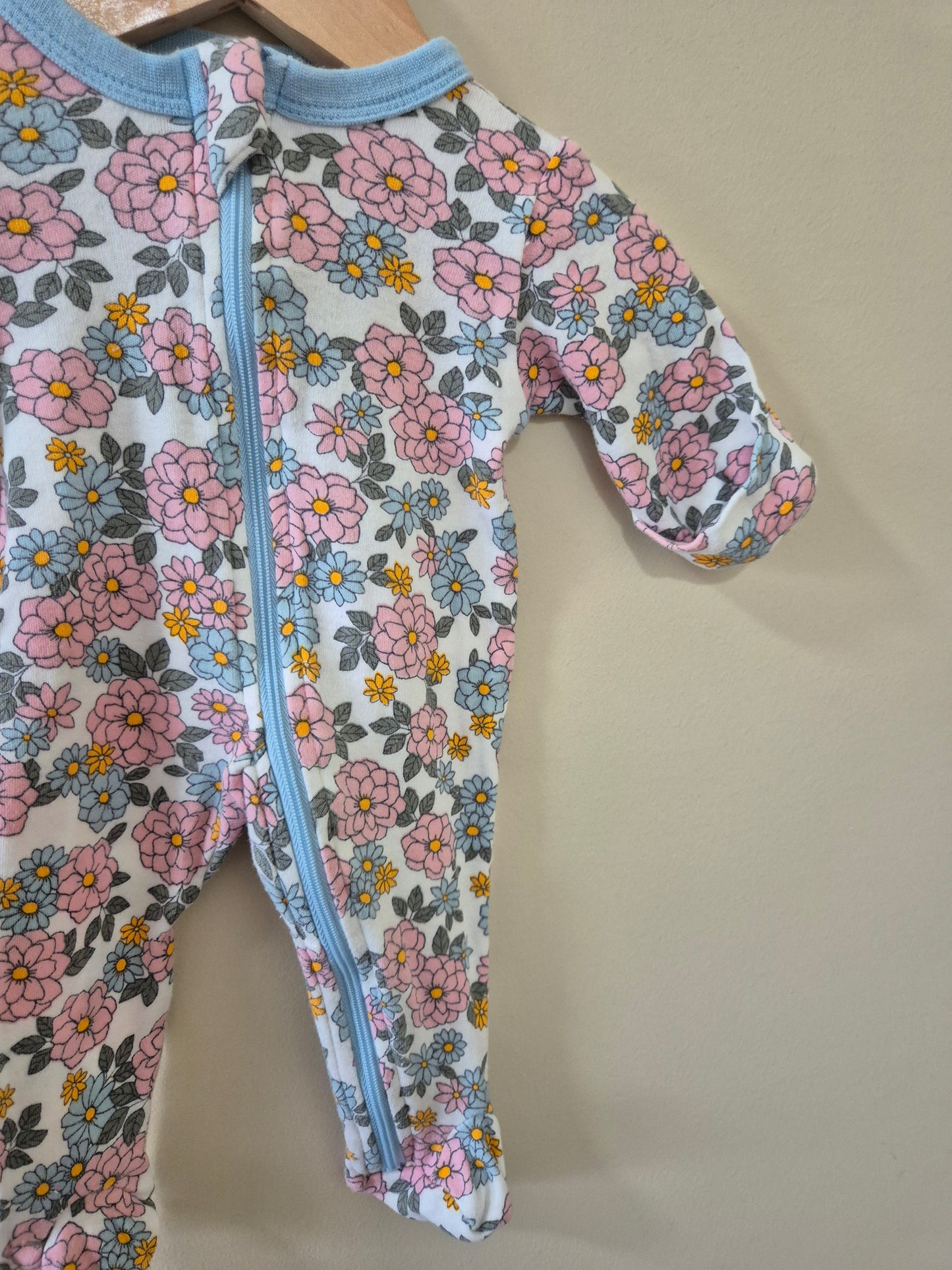 Floral Onesie 🌸 - Size 00000
