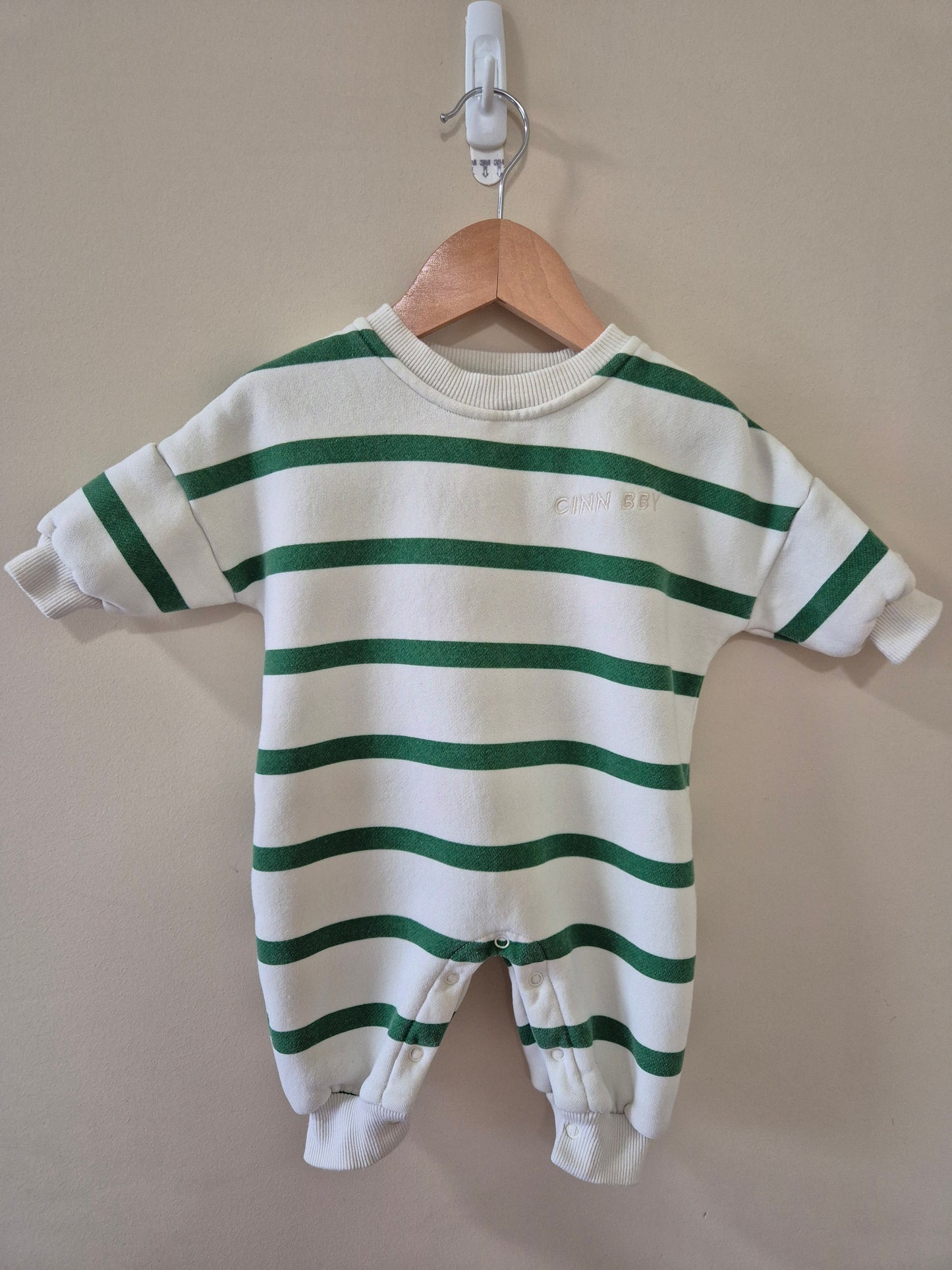 Cinnamon Baby Onesie Size 000