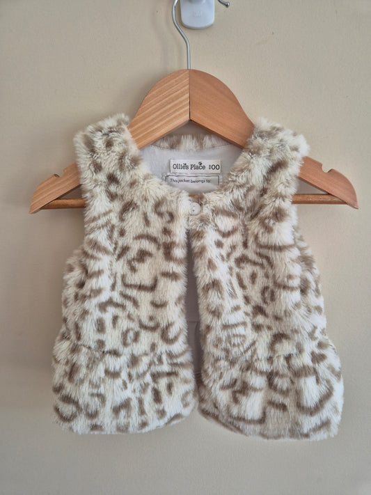 Ollies Place Faux Fur Vest Size 00