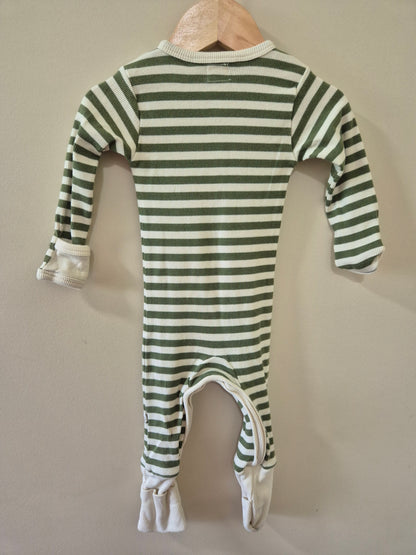 Snuggle Hunny Onesie Size 00