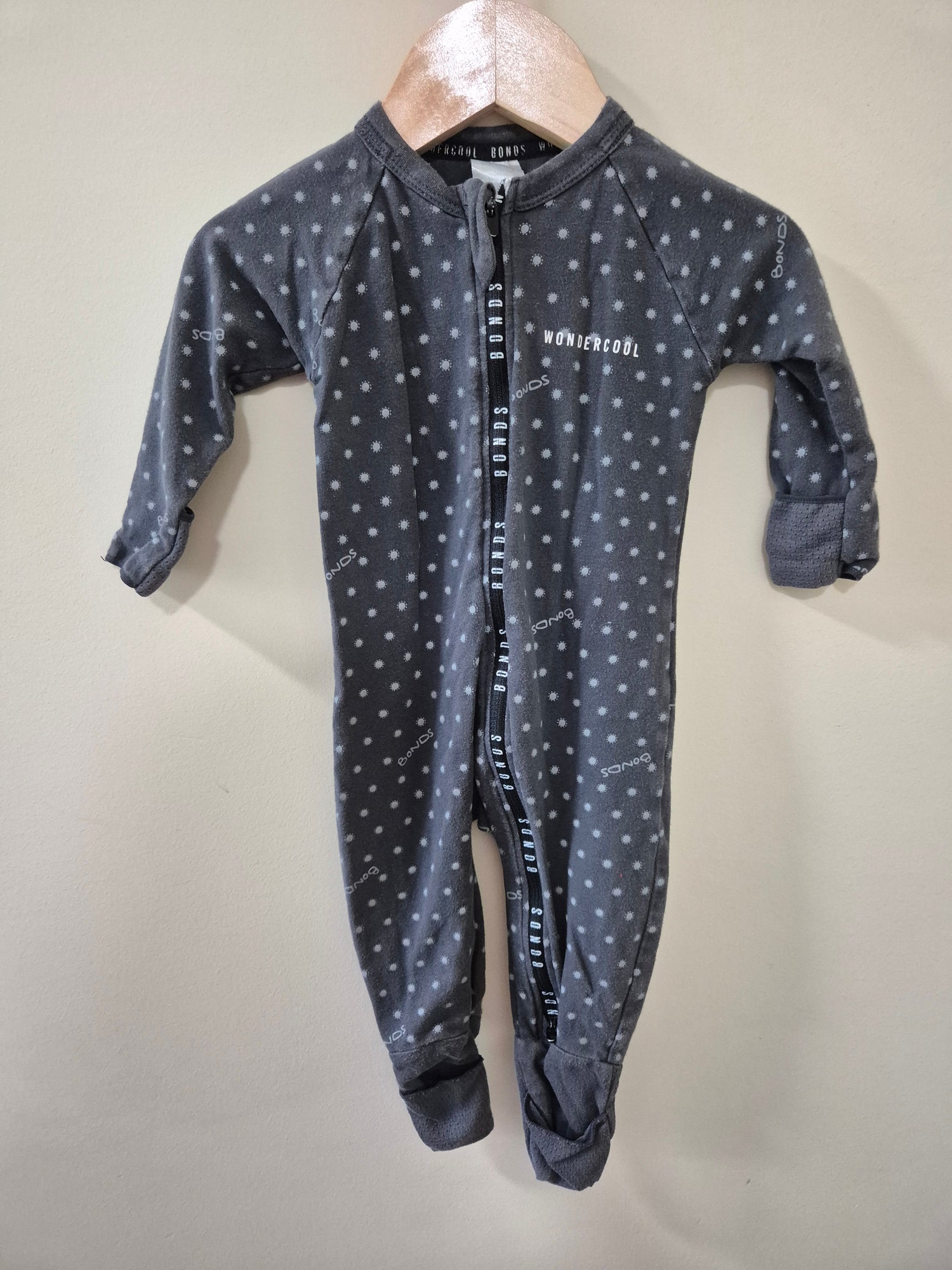 Bonds Wondercool Onesie Size 00