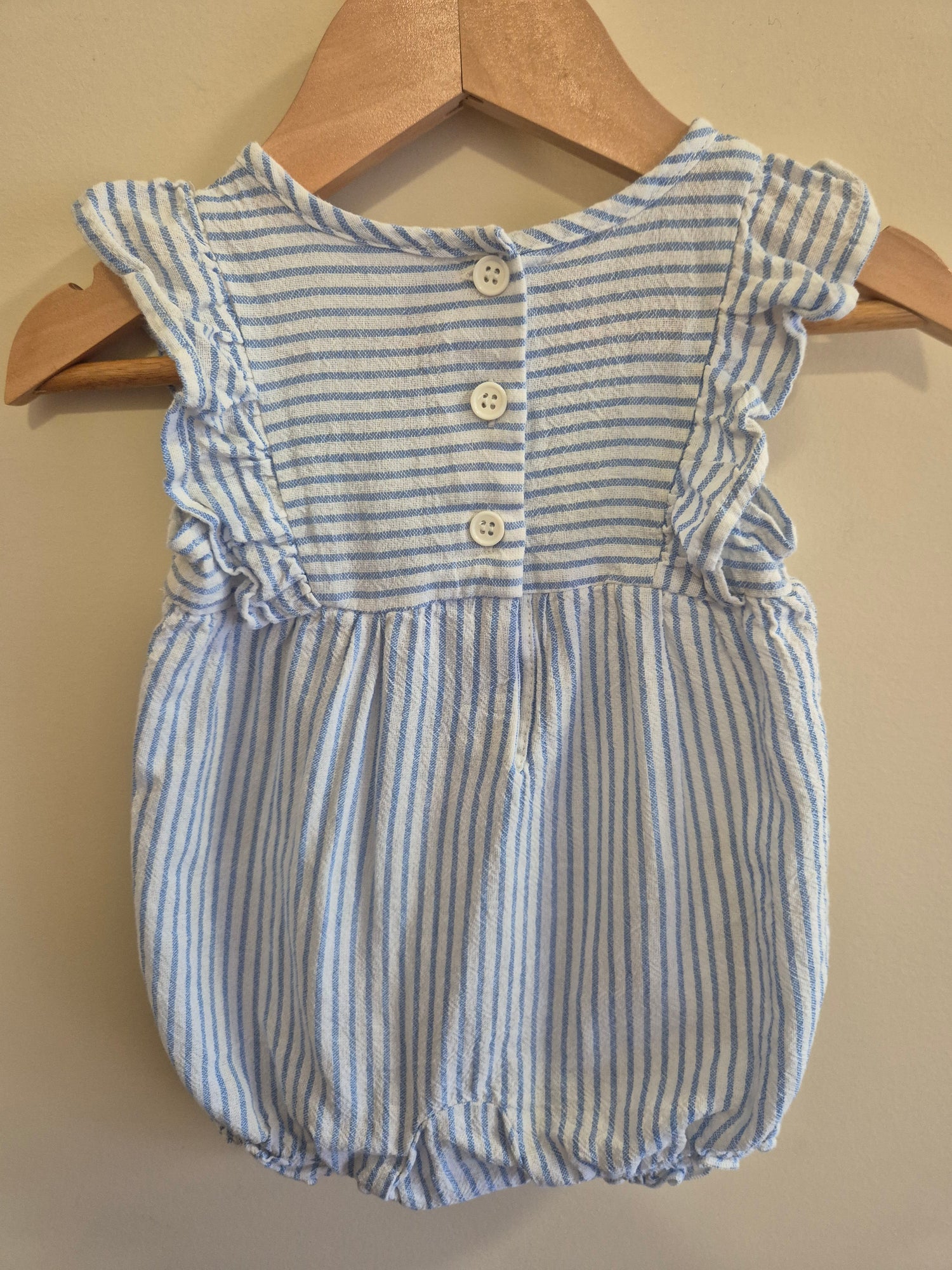 Looney Tunes Romper Size 000