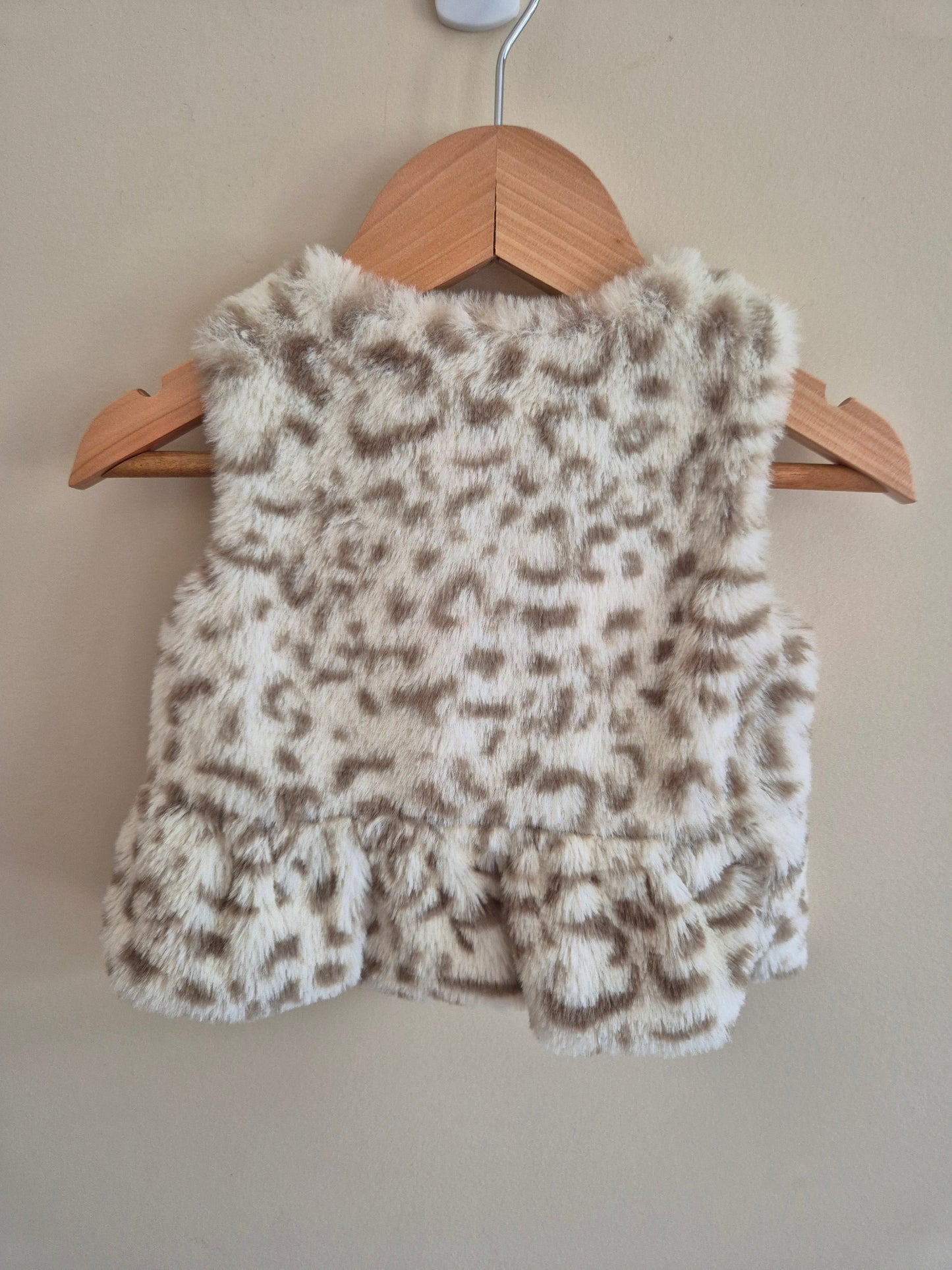 Ollies Place Faux Fur Vest Size 00