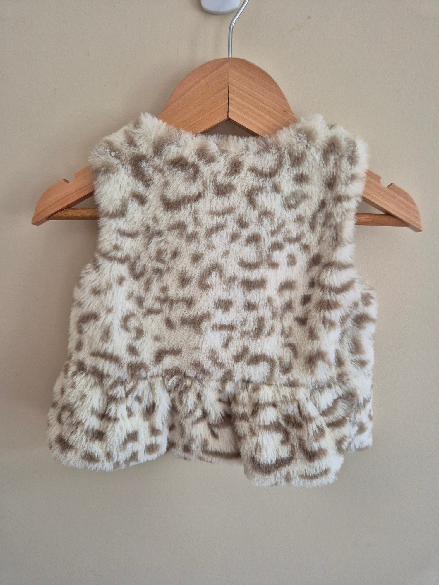Ollies Place Faux Fur Vest Size 00